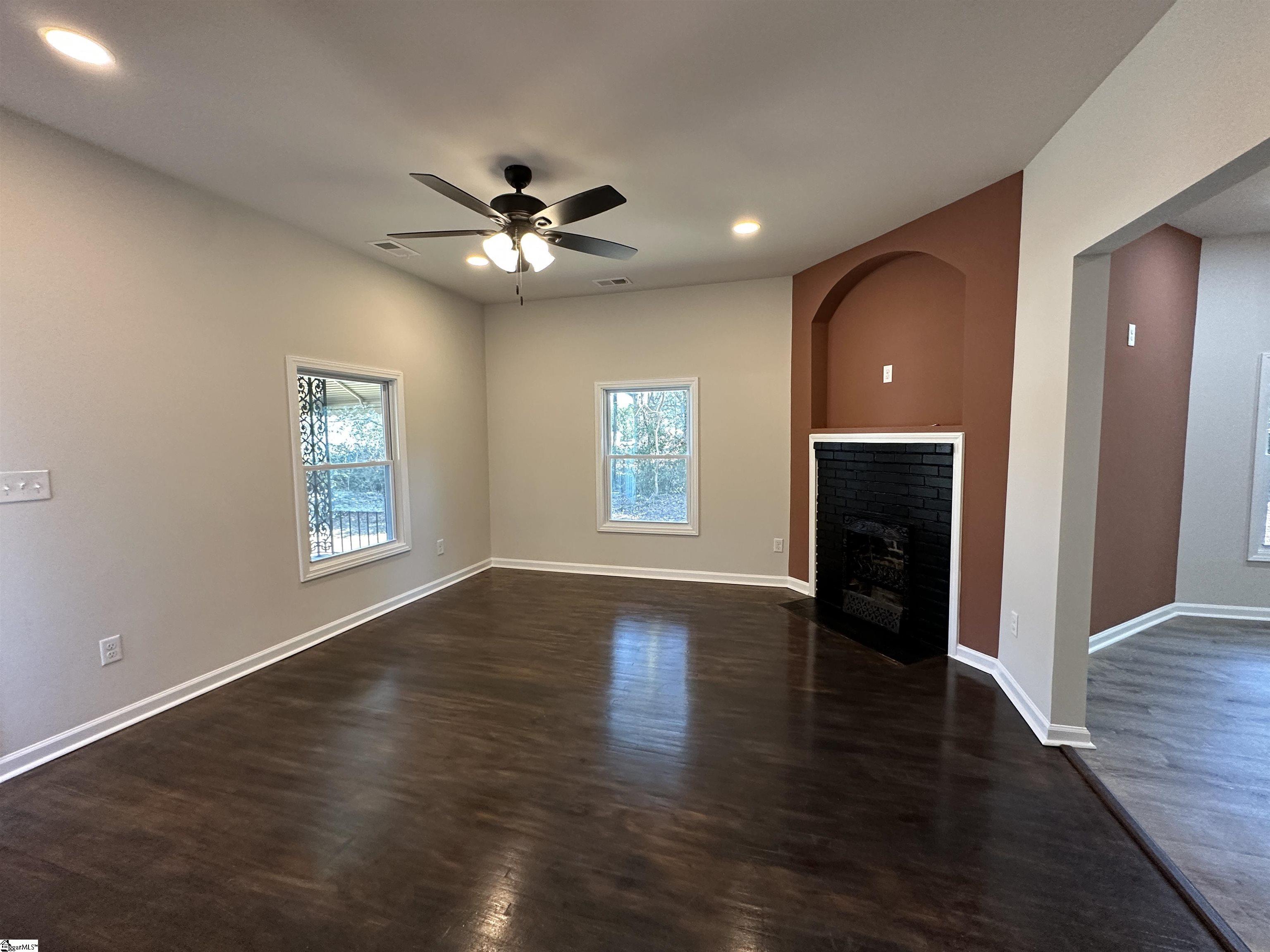 122 Sunset Drive photo 4