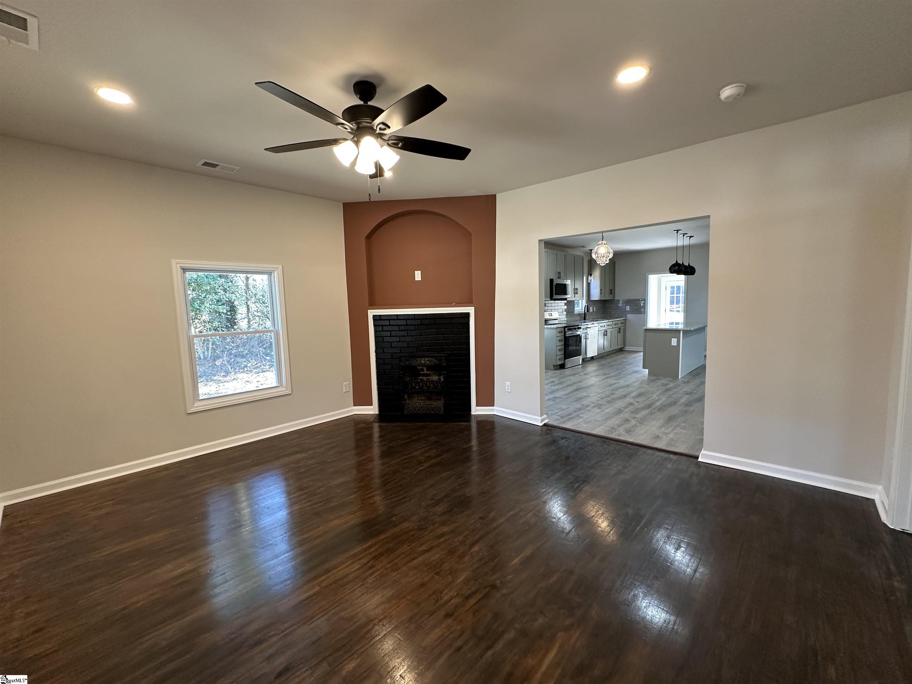 122 Sunset Drive photo 5