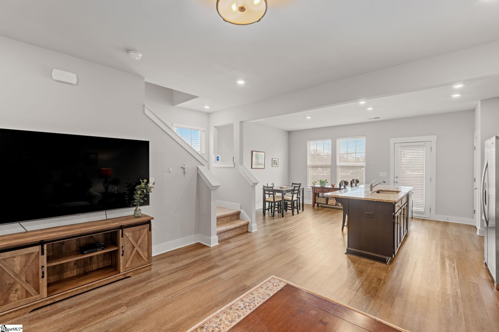 214 Waverton Drive photo 8