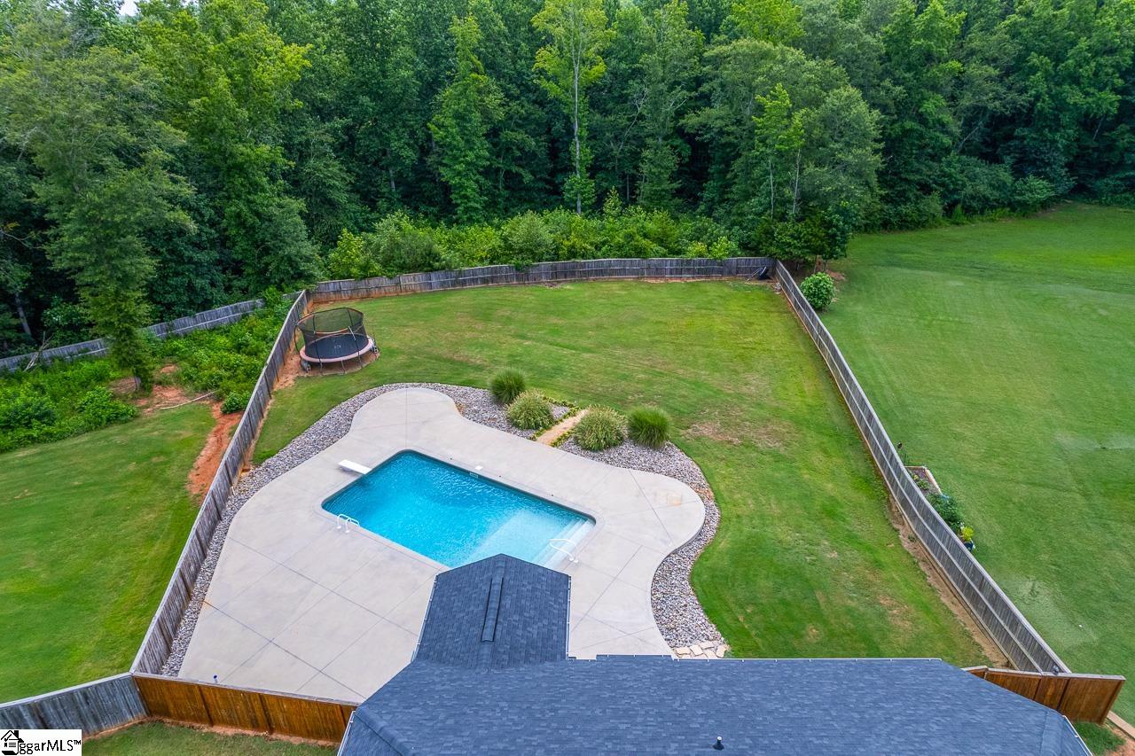 352 Avendell Drive photo 3