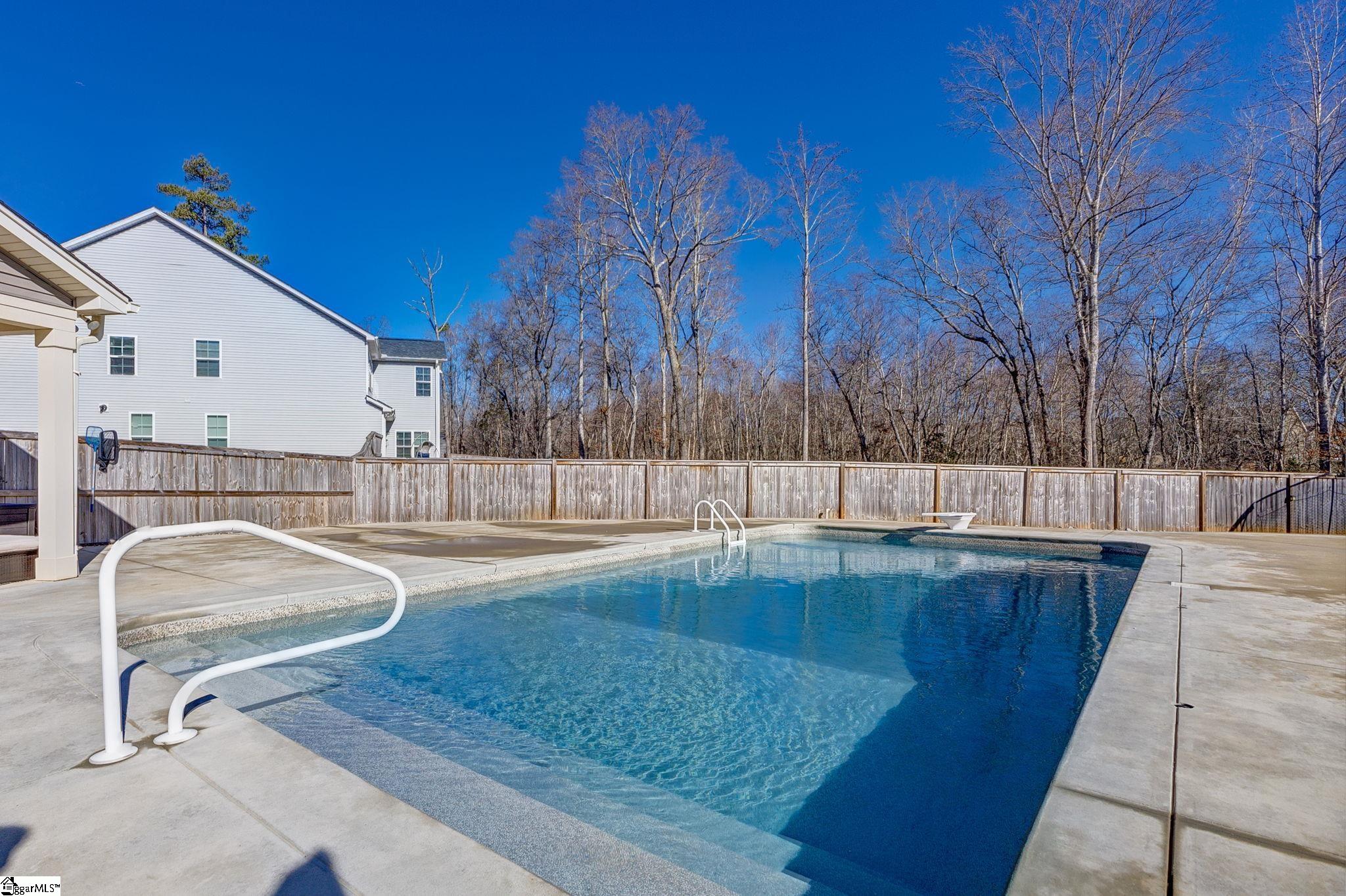 352 Avendell Drive photo 4
