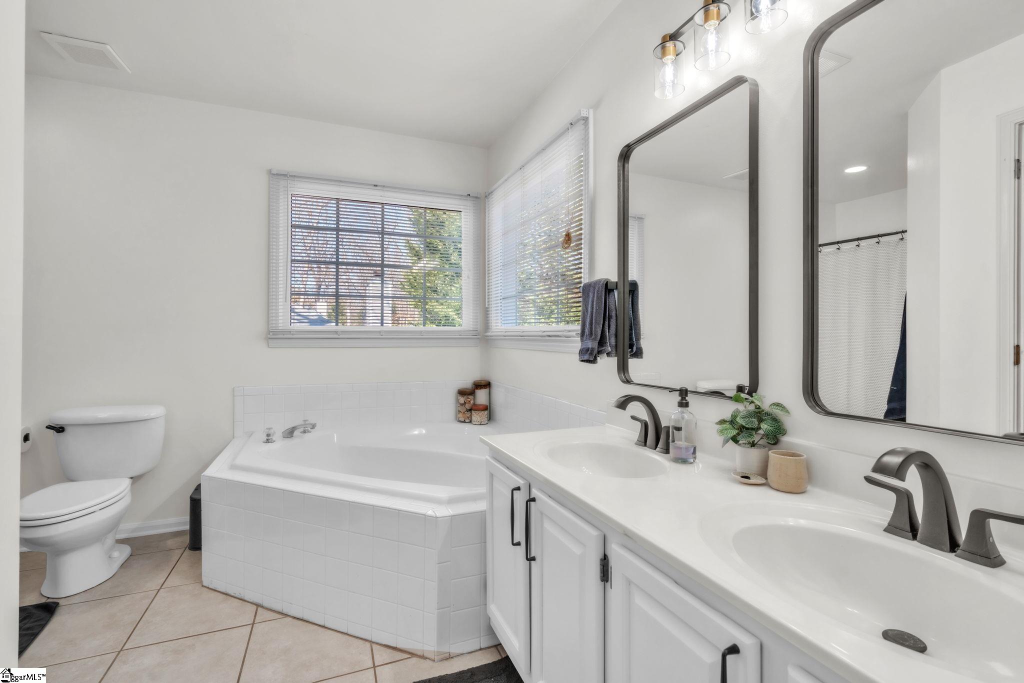 417 Roberts Road, Taylors, SC, 29687-6337