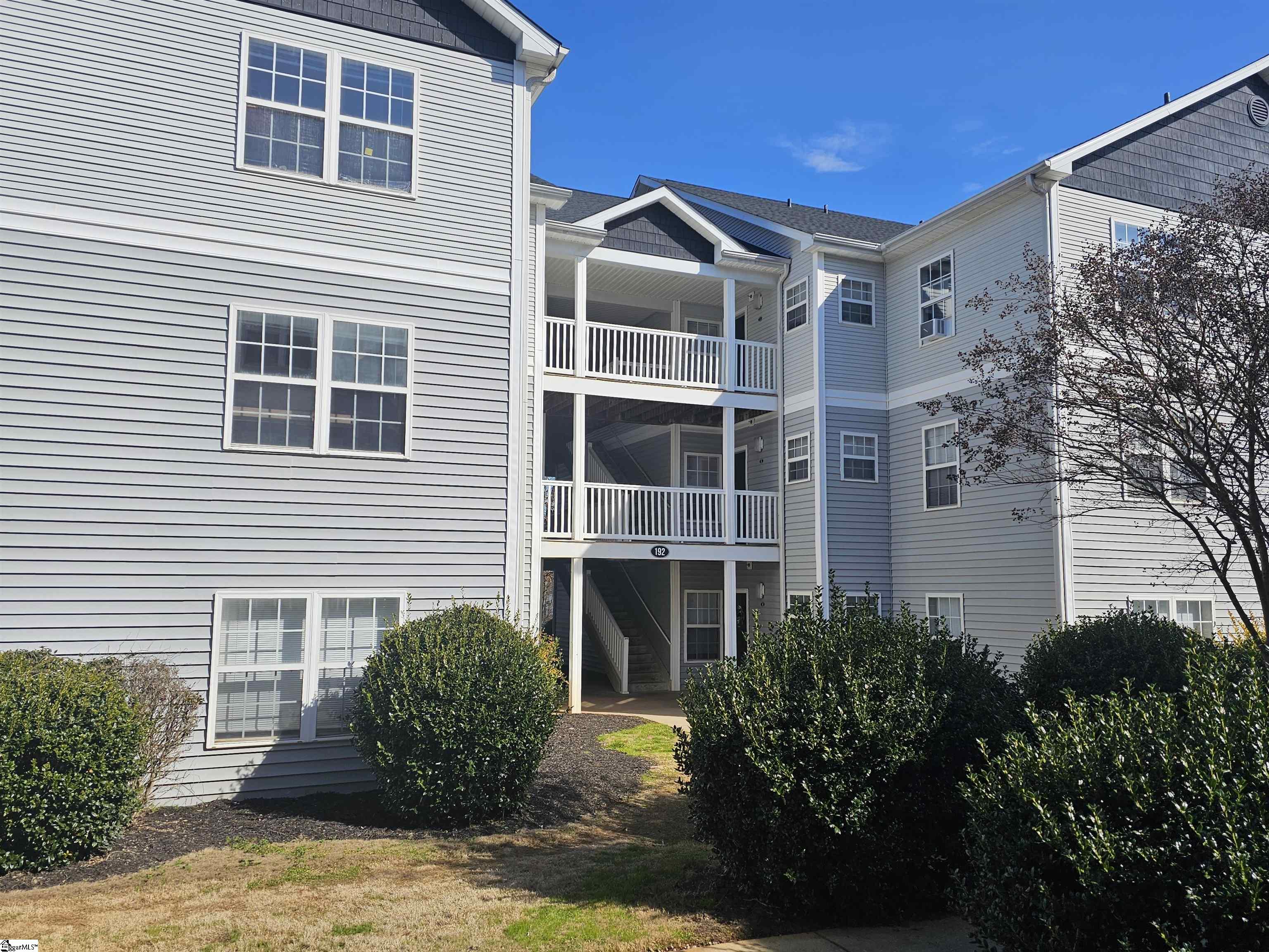 192 Universtiy Village Drive photo 2