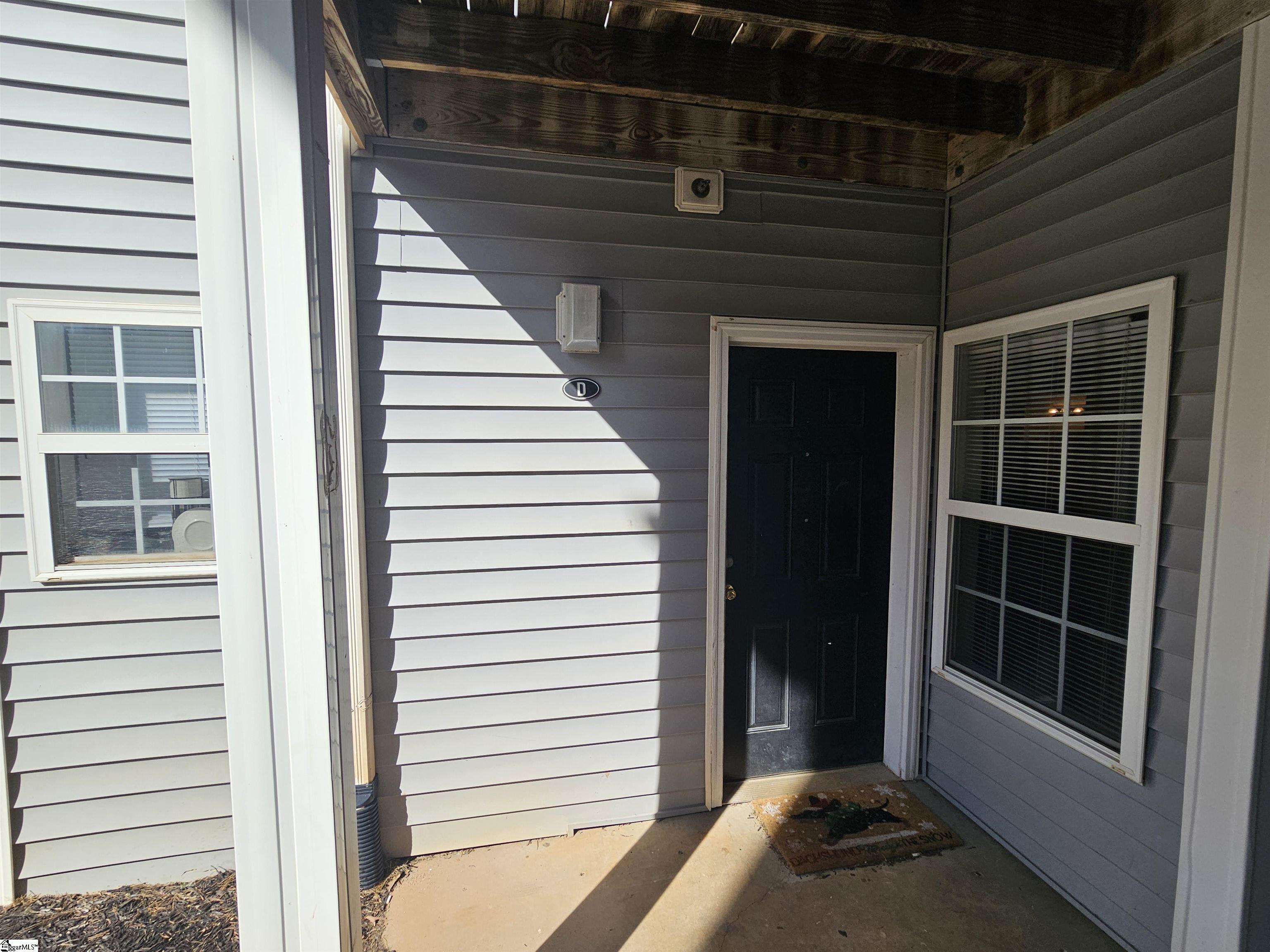 192 Universtiy Village Drive photo 3