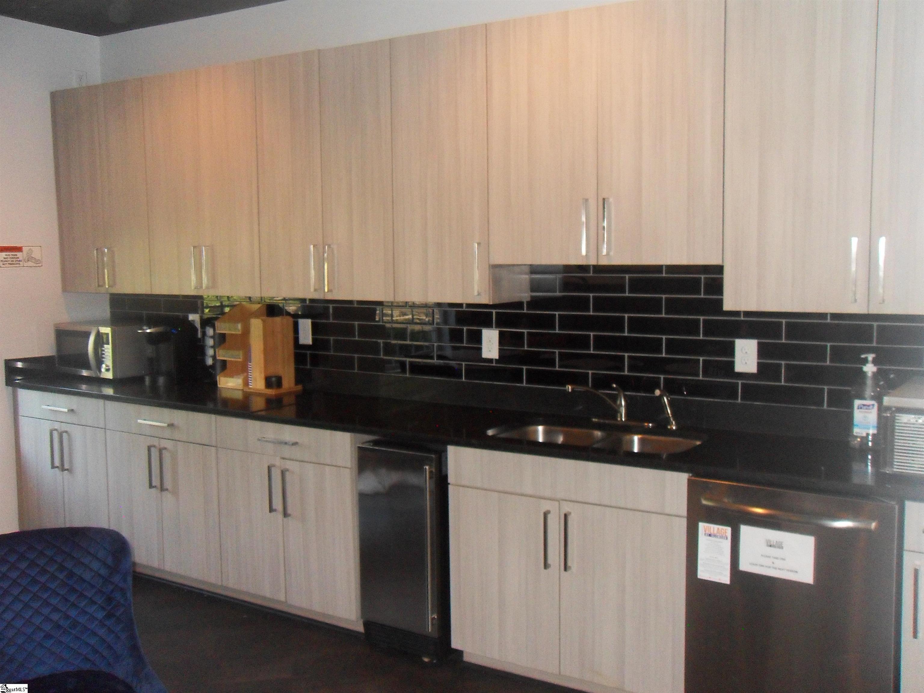 192 Universtiy Village Drive photo 21