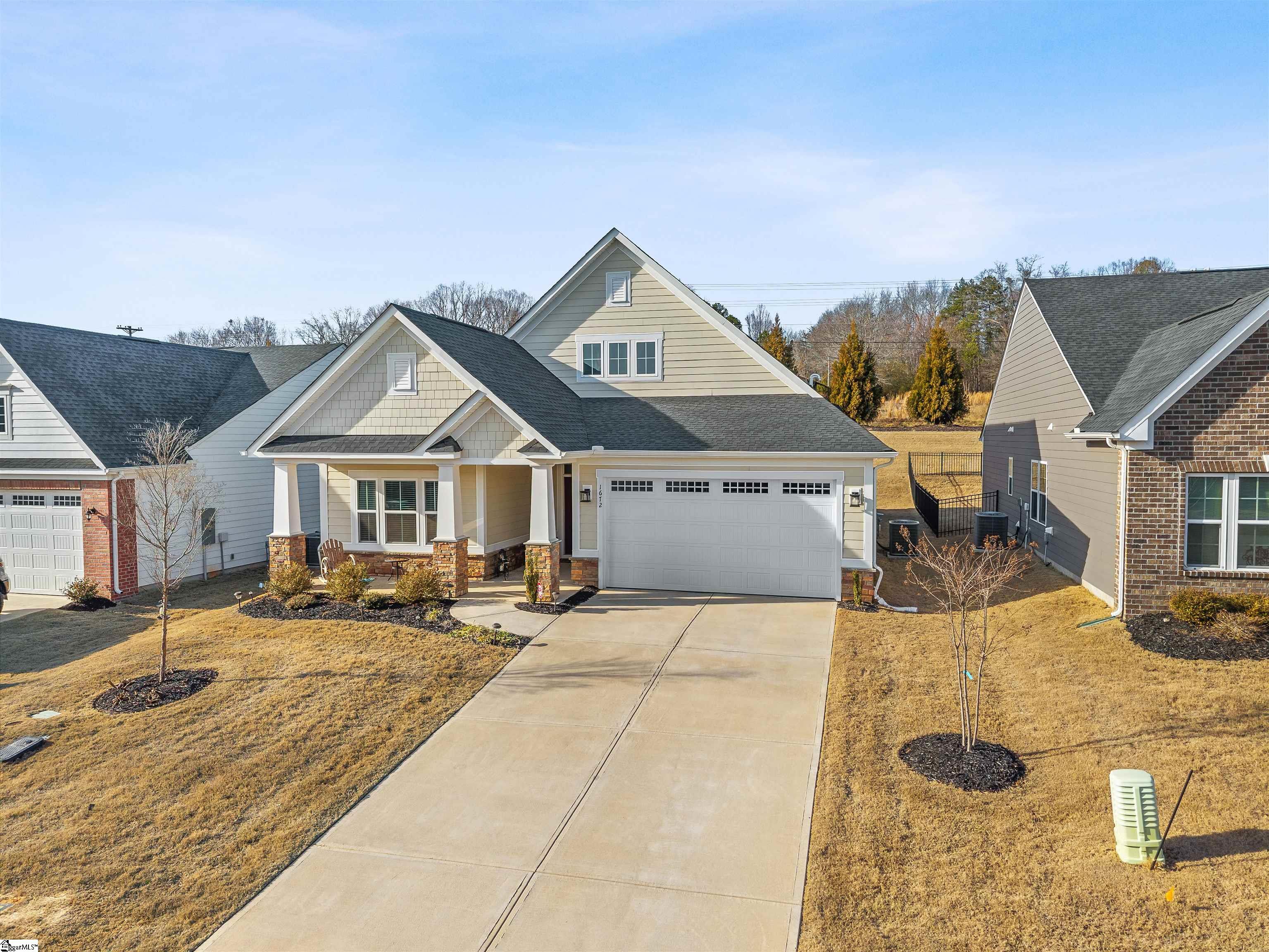 1672 Jessamine Drive photo 3