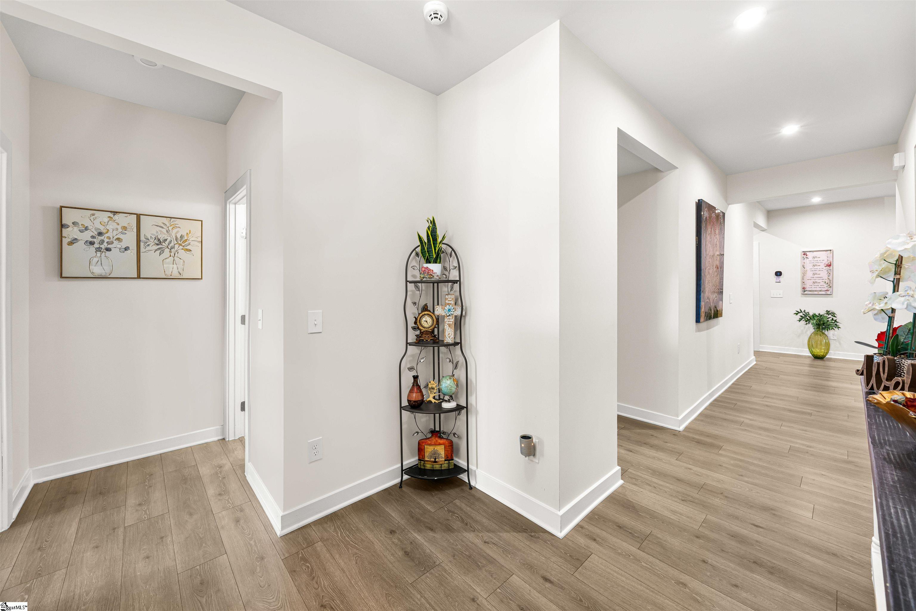 1672 Jessamine Drive photo 5