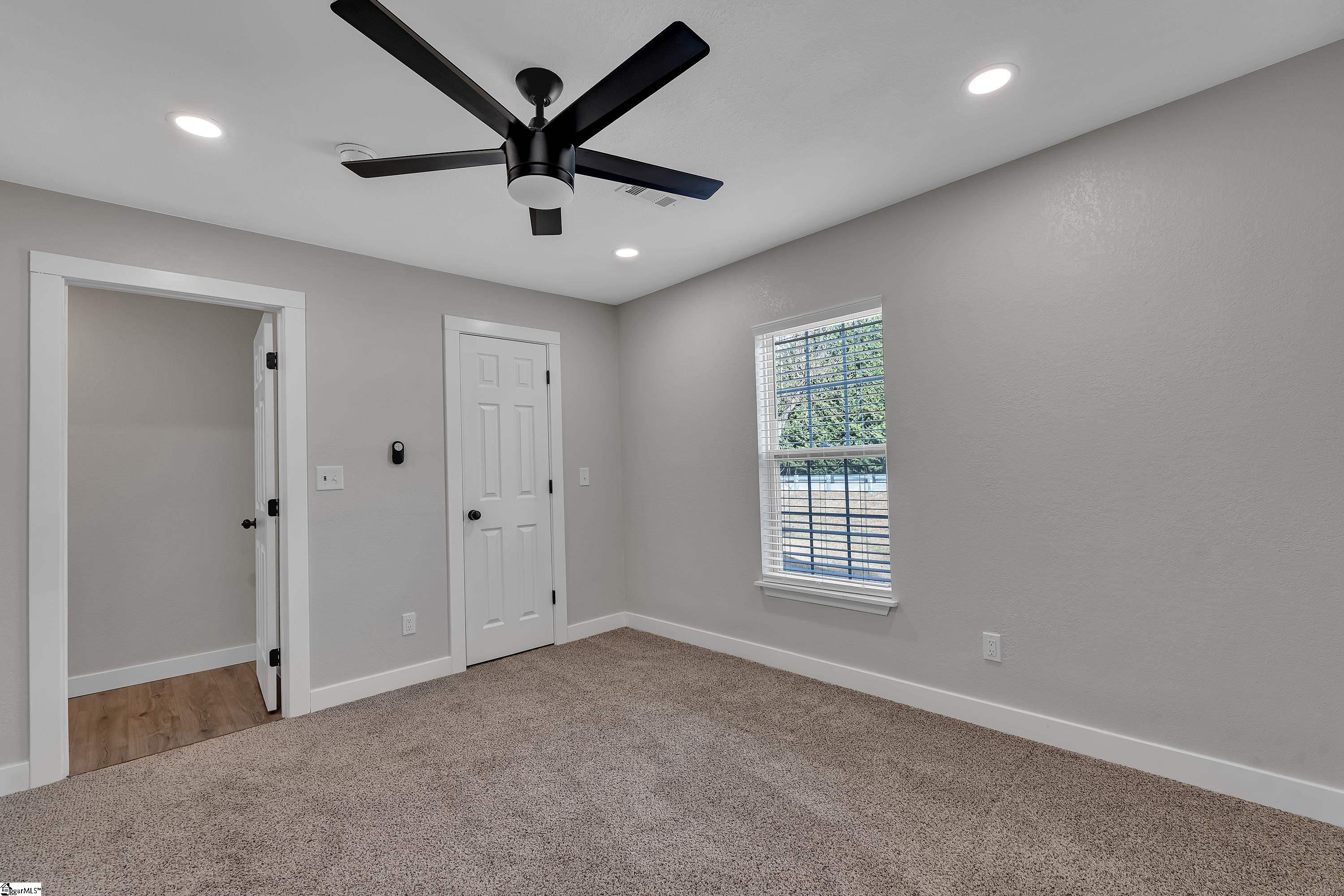 1841 Hudson Road photo 17
