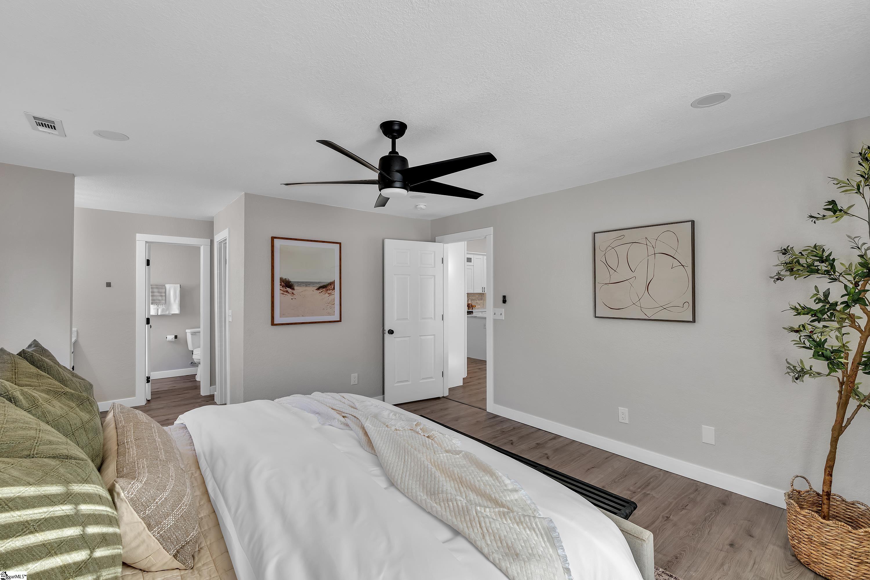1841 Hudson Road photo 20