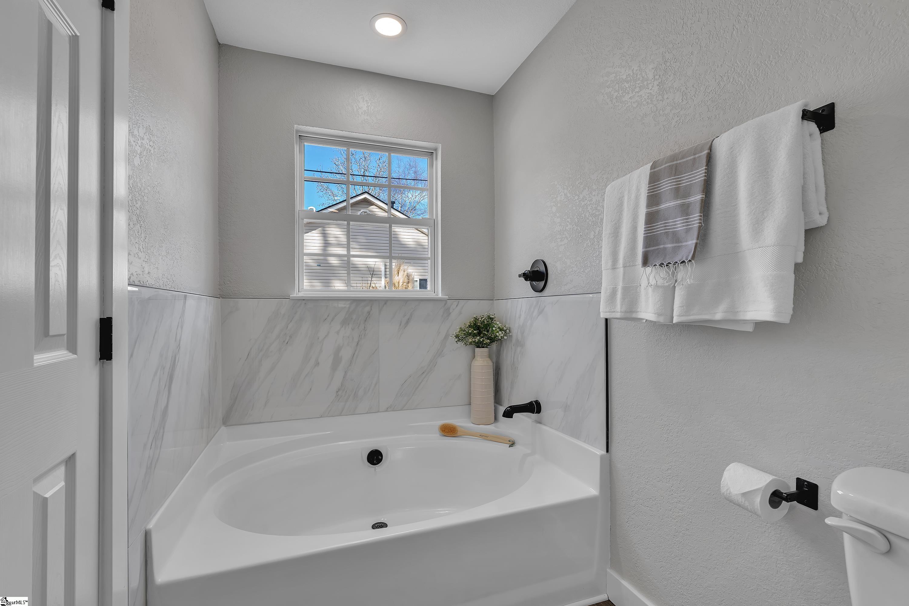 1841 Hudson Road photo 23
