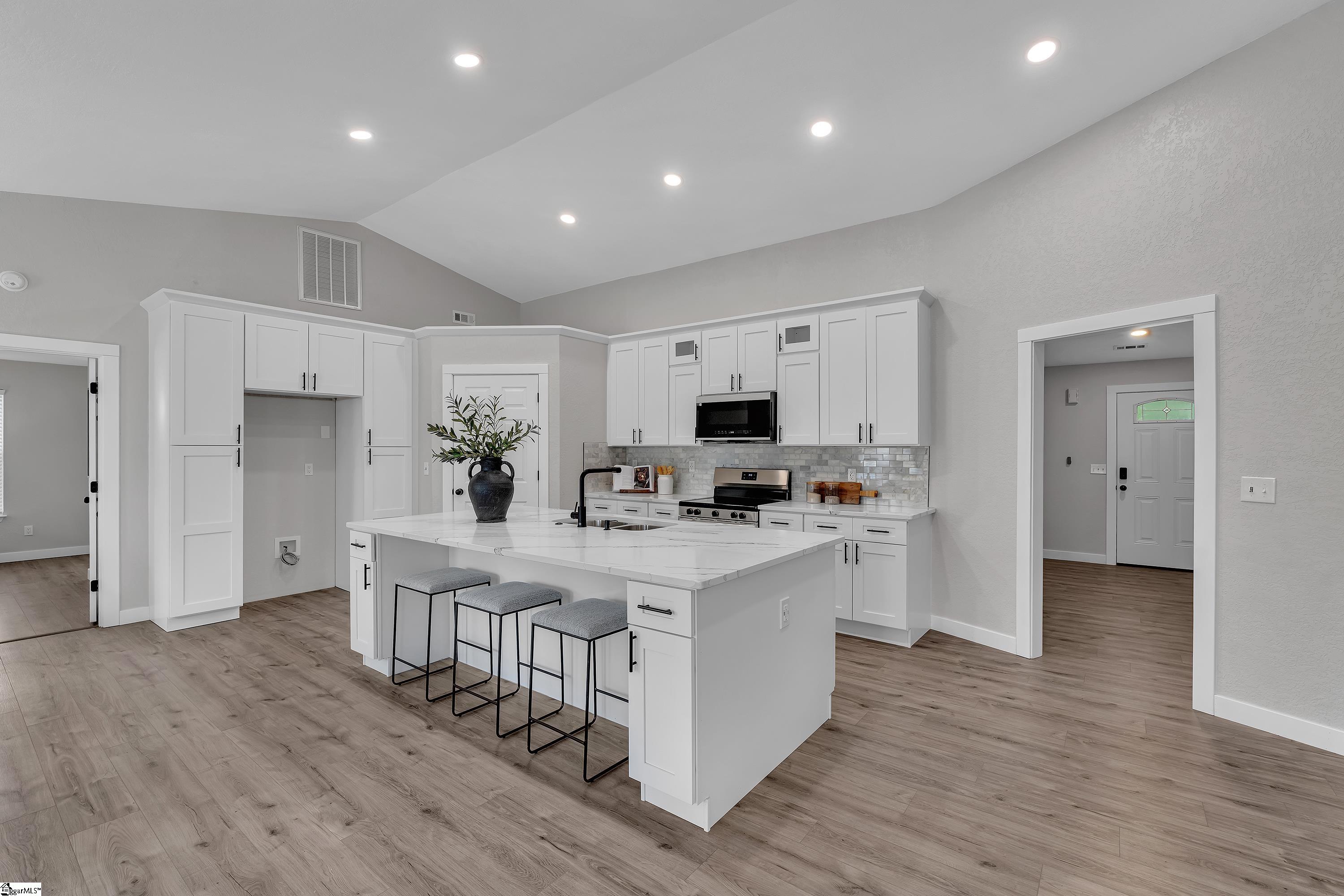 1841 Hudson Road photo 25