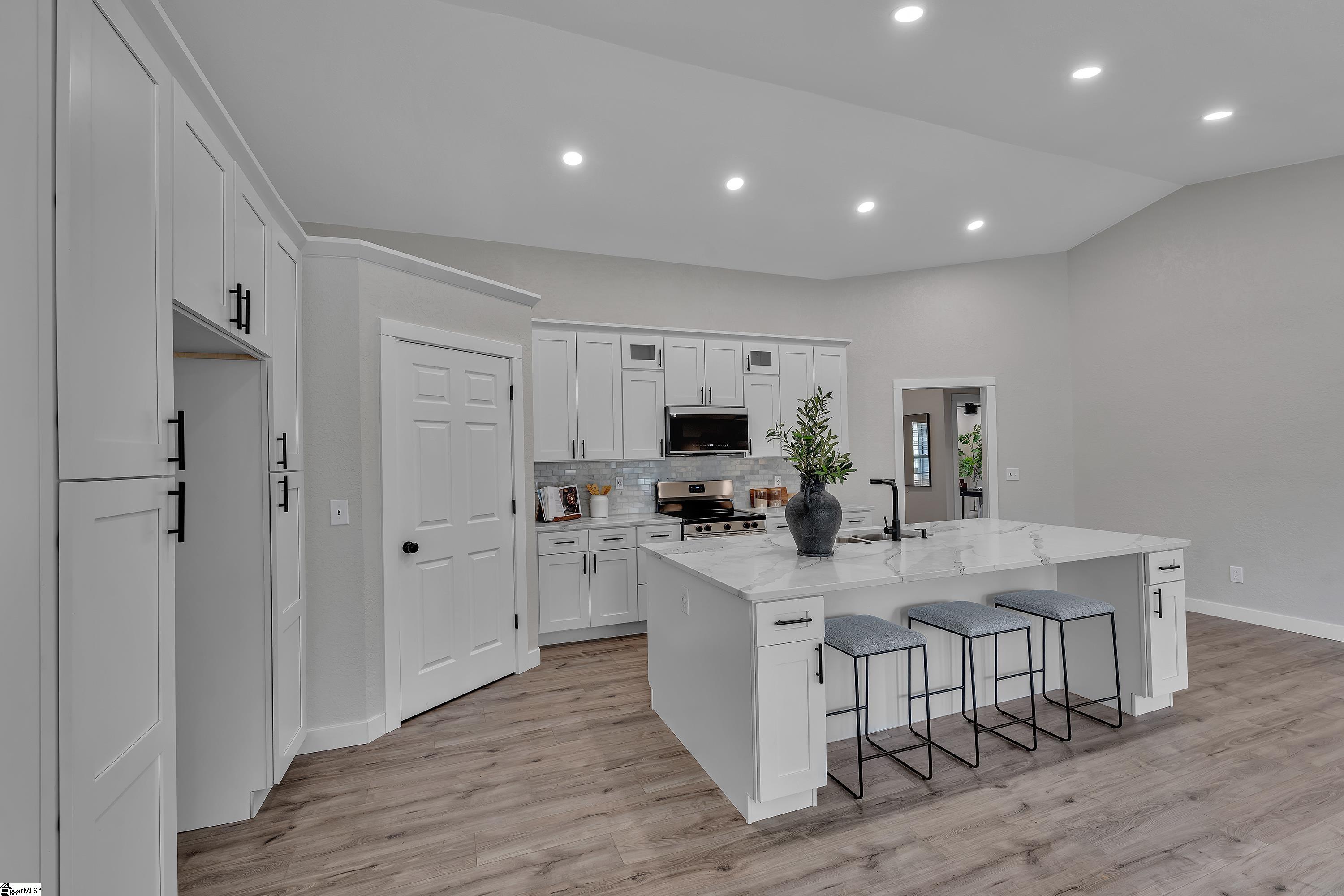 1841 Hudson Road photo 27