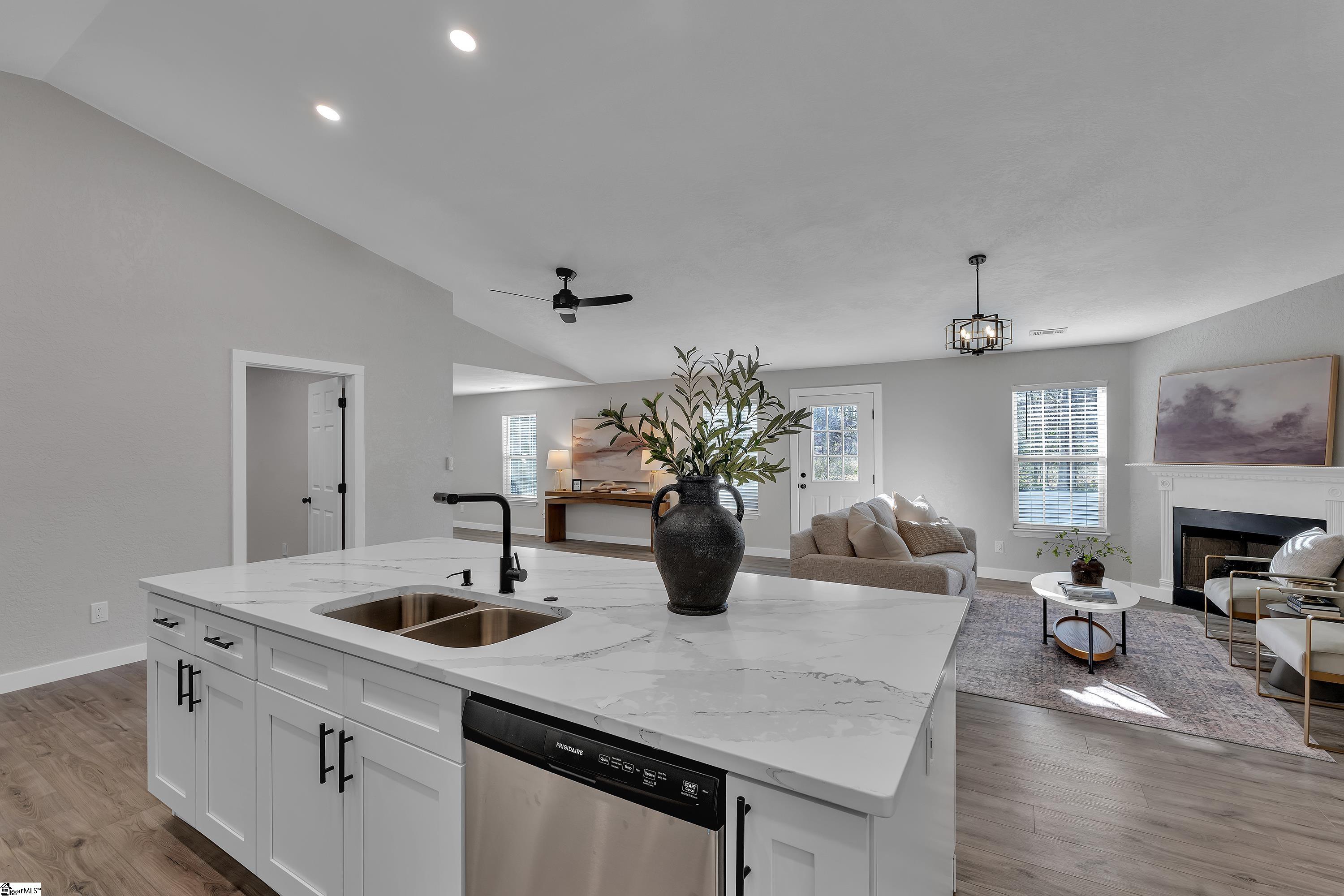 1841 Hudson Road photo 28