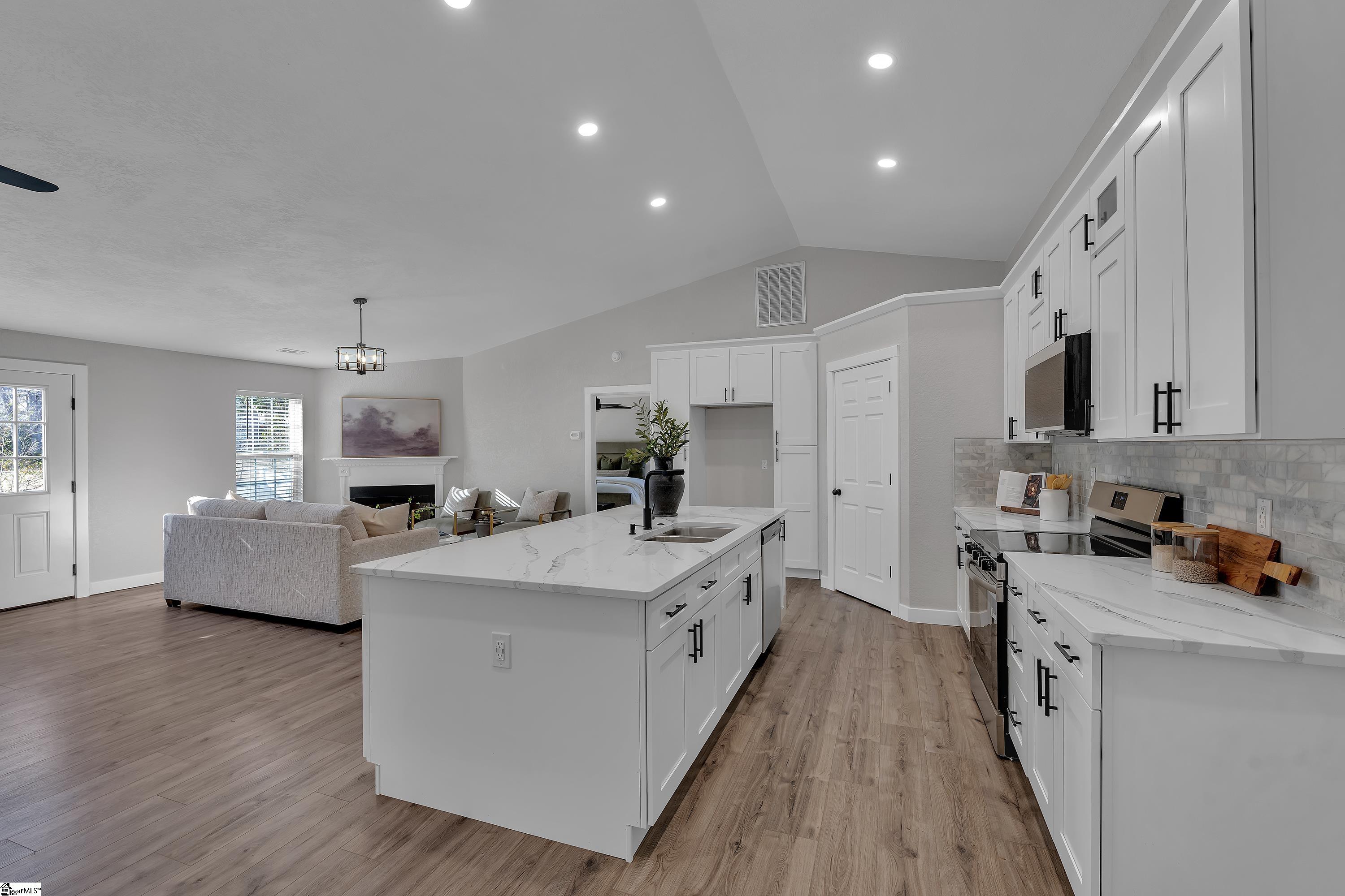 1841 Hudson Road photo 29