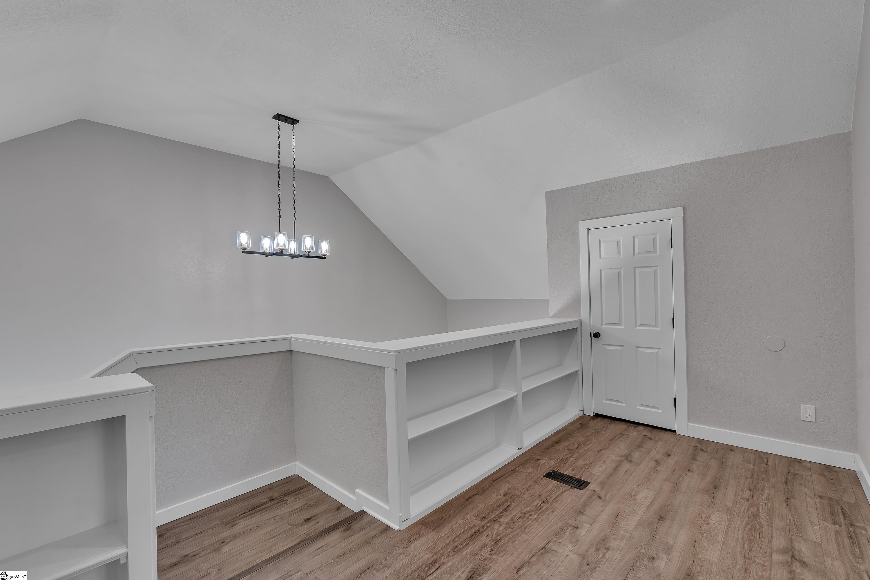 1841 Hudson Road photo 30