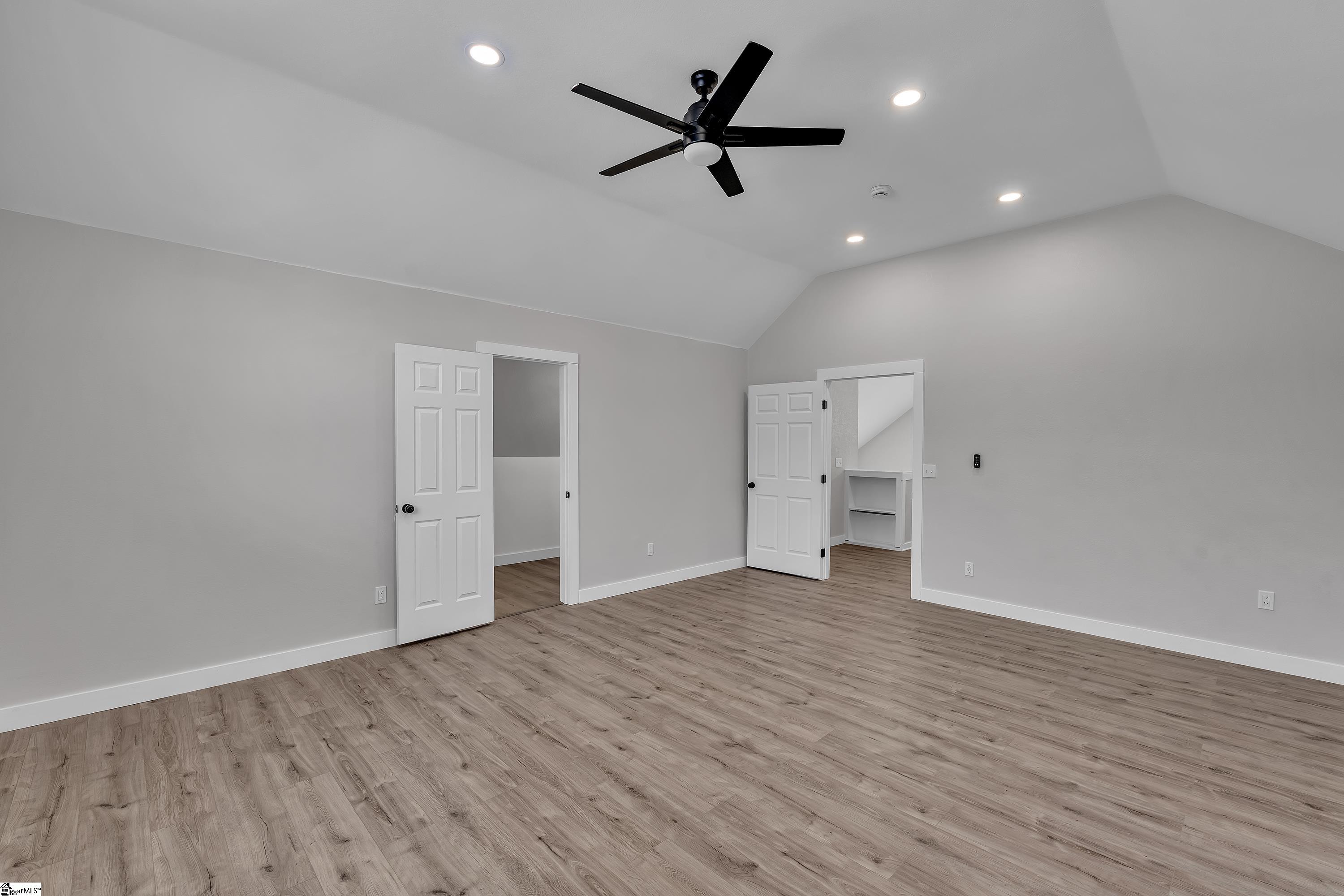 1841 Hudson Road photo 31