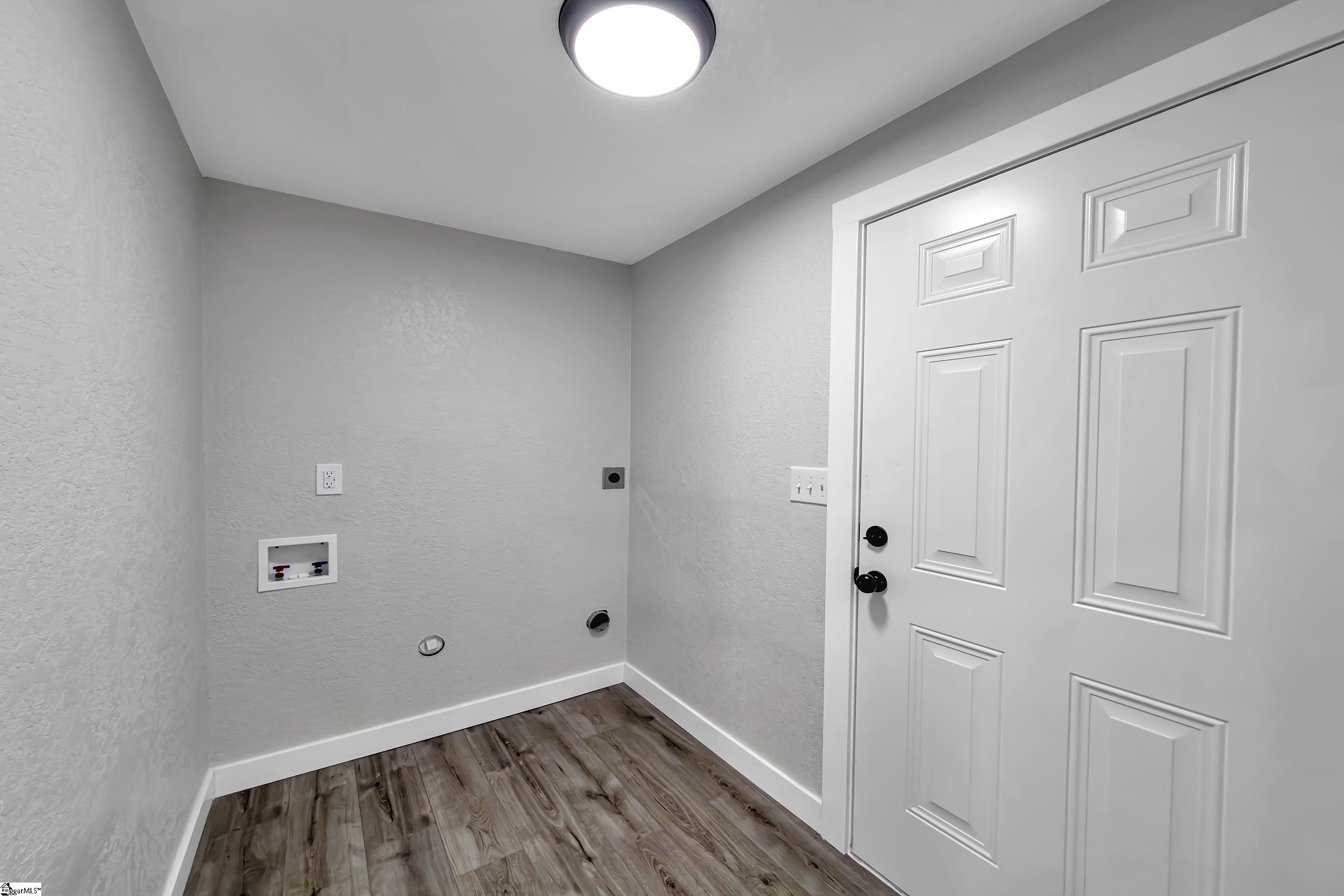 1841 Hudson Road photo 36