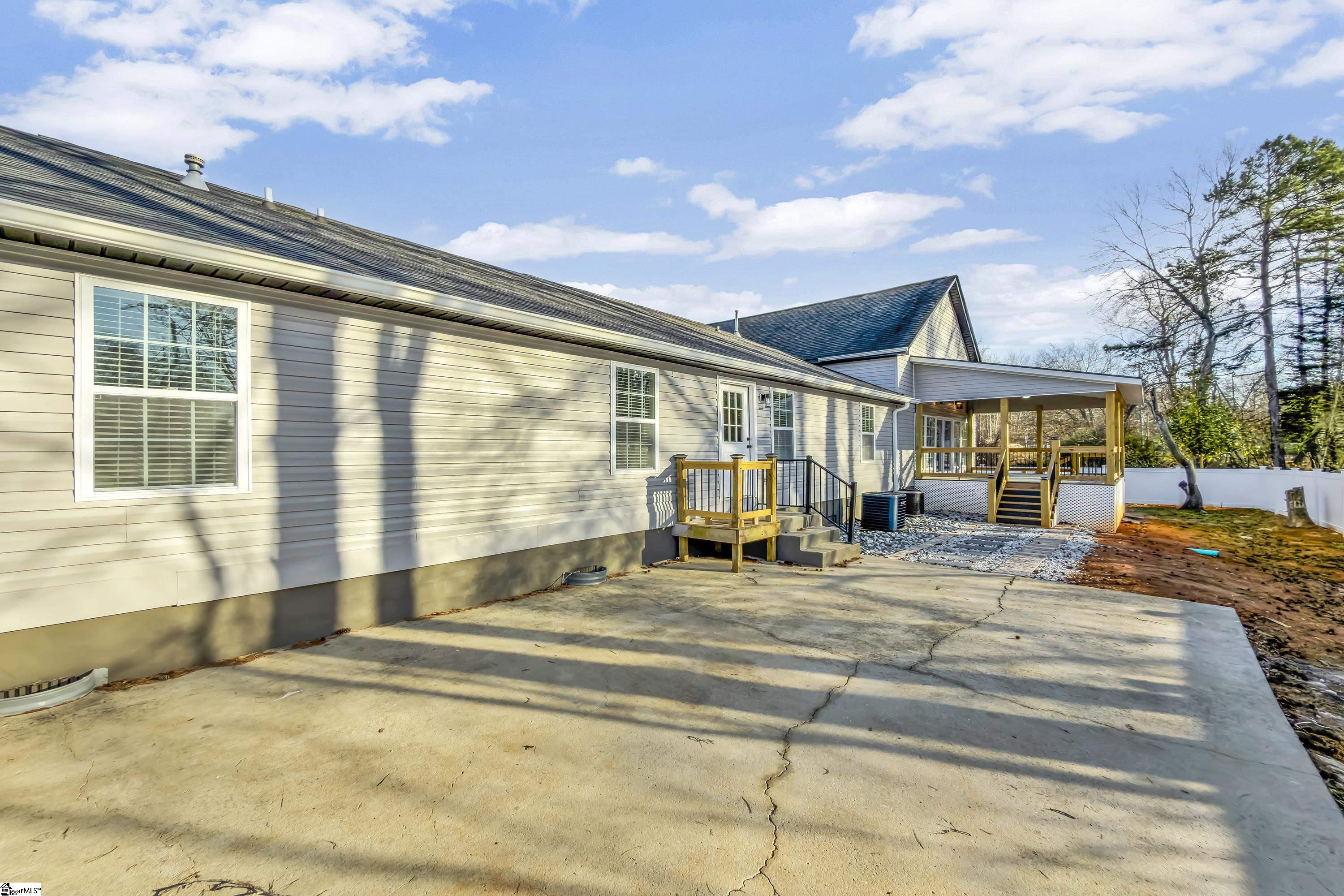 1841 Hudson Road photo 44