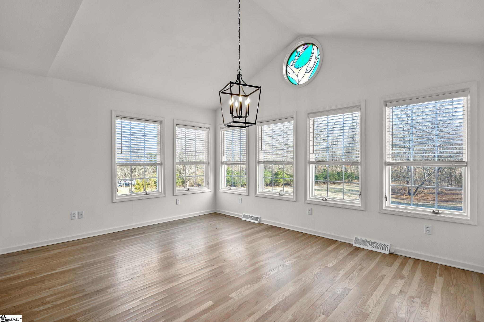 1 Sweetbriar Court photo 12