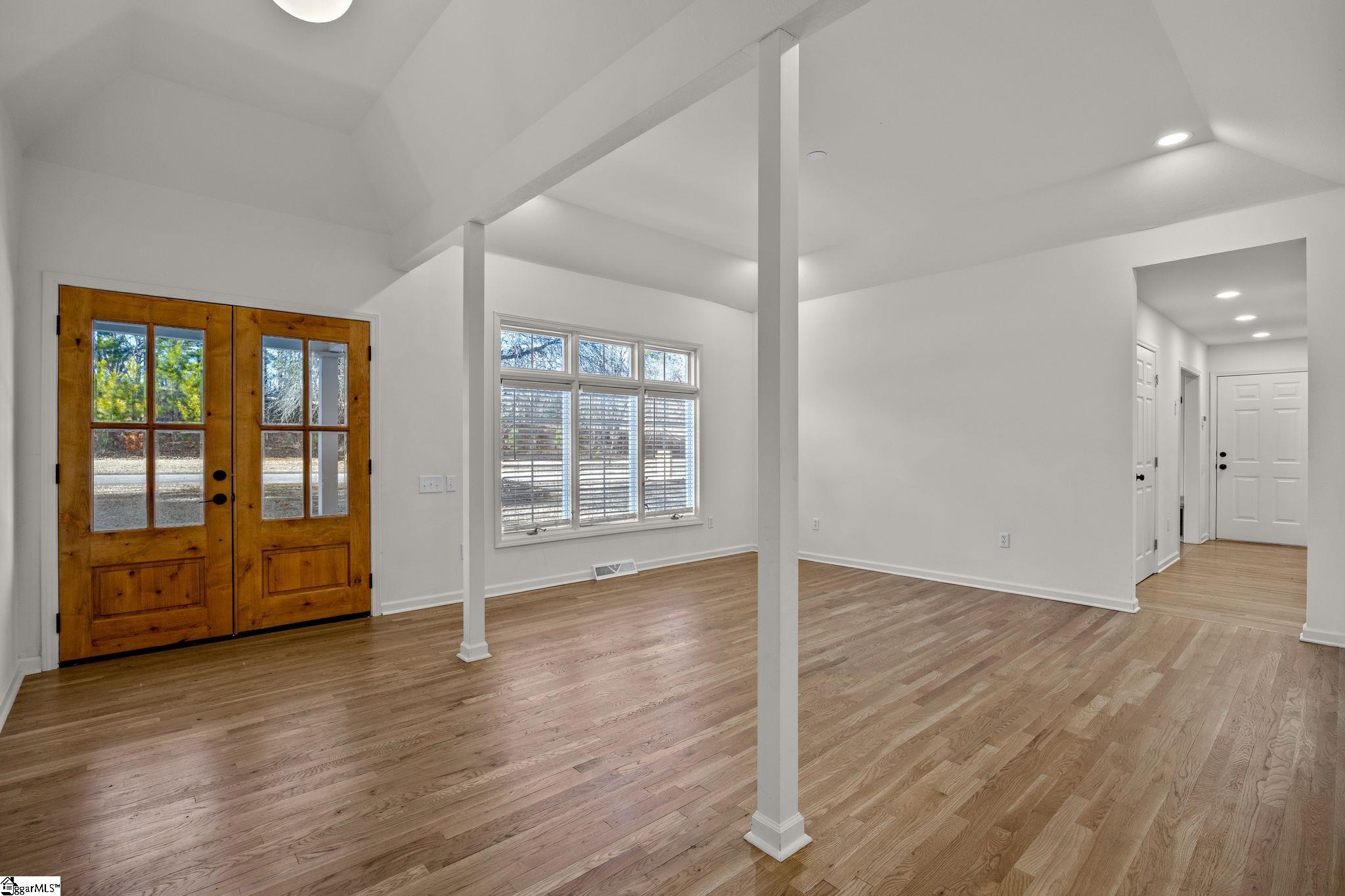 1 Sweetbriar Court photo 3