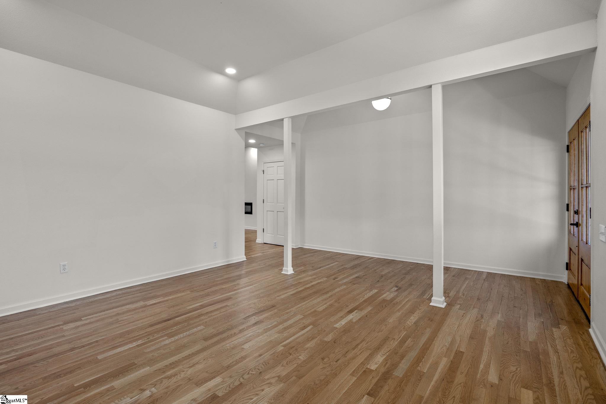 1 Sweetbriar Court photo 4