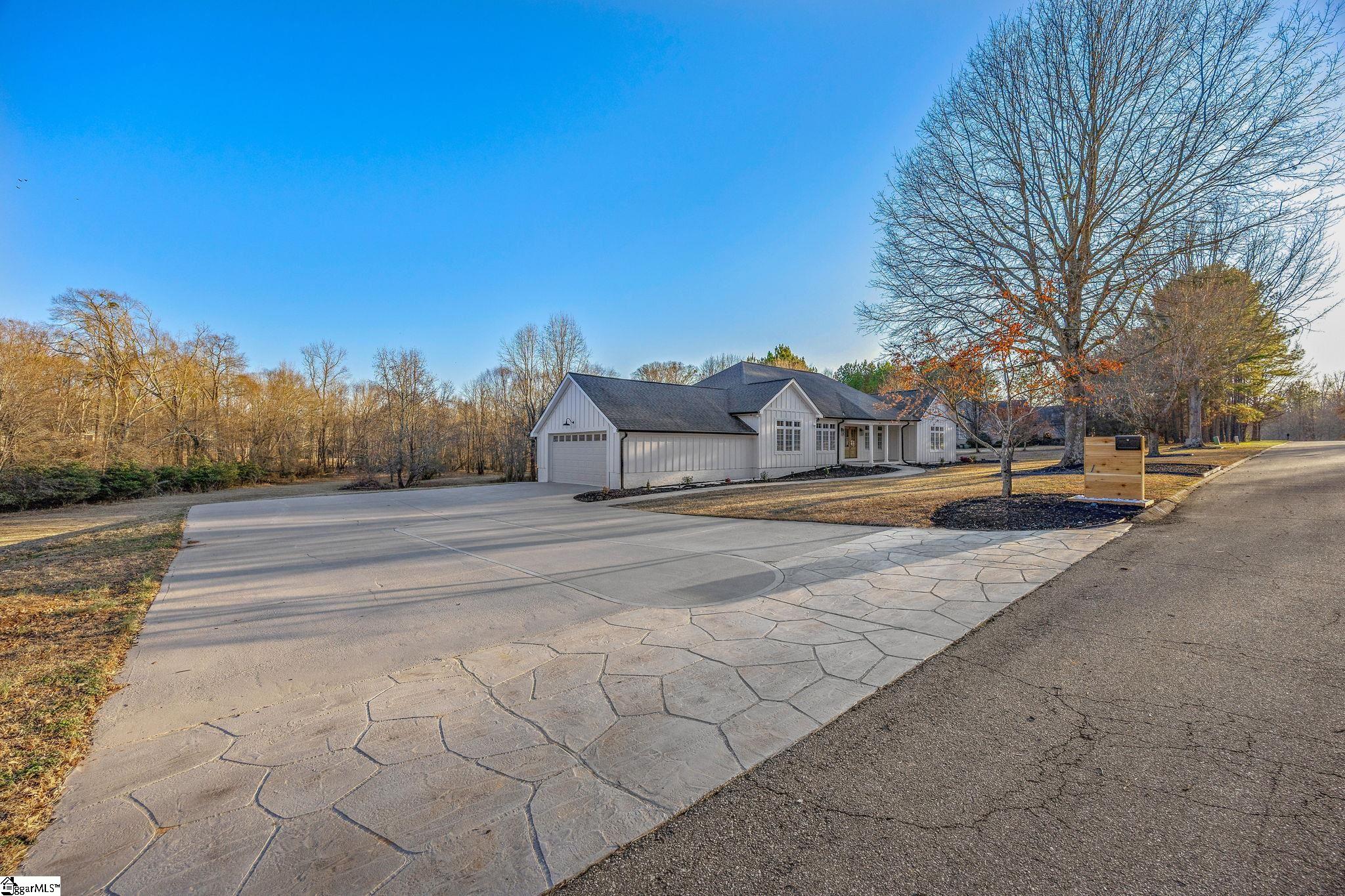 1 Sweetbriar Court photo 44