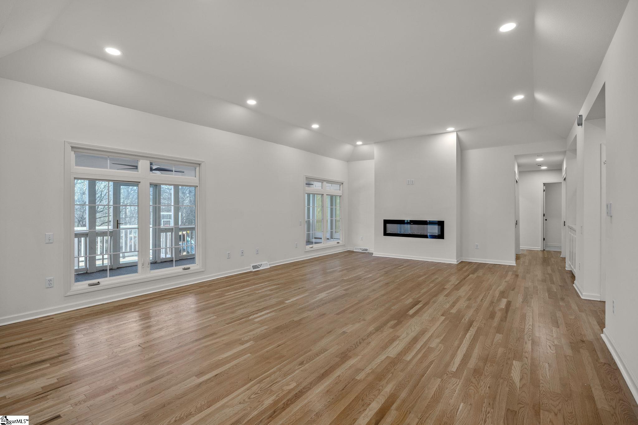 1 Sweetbriar Court photo 6