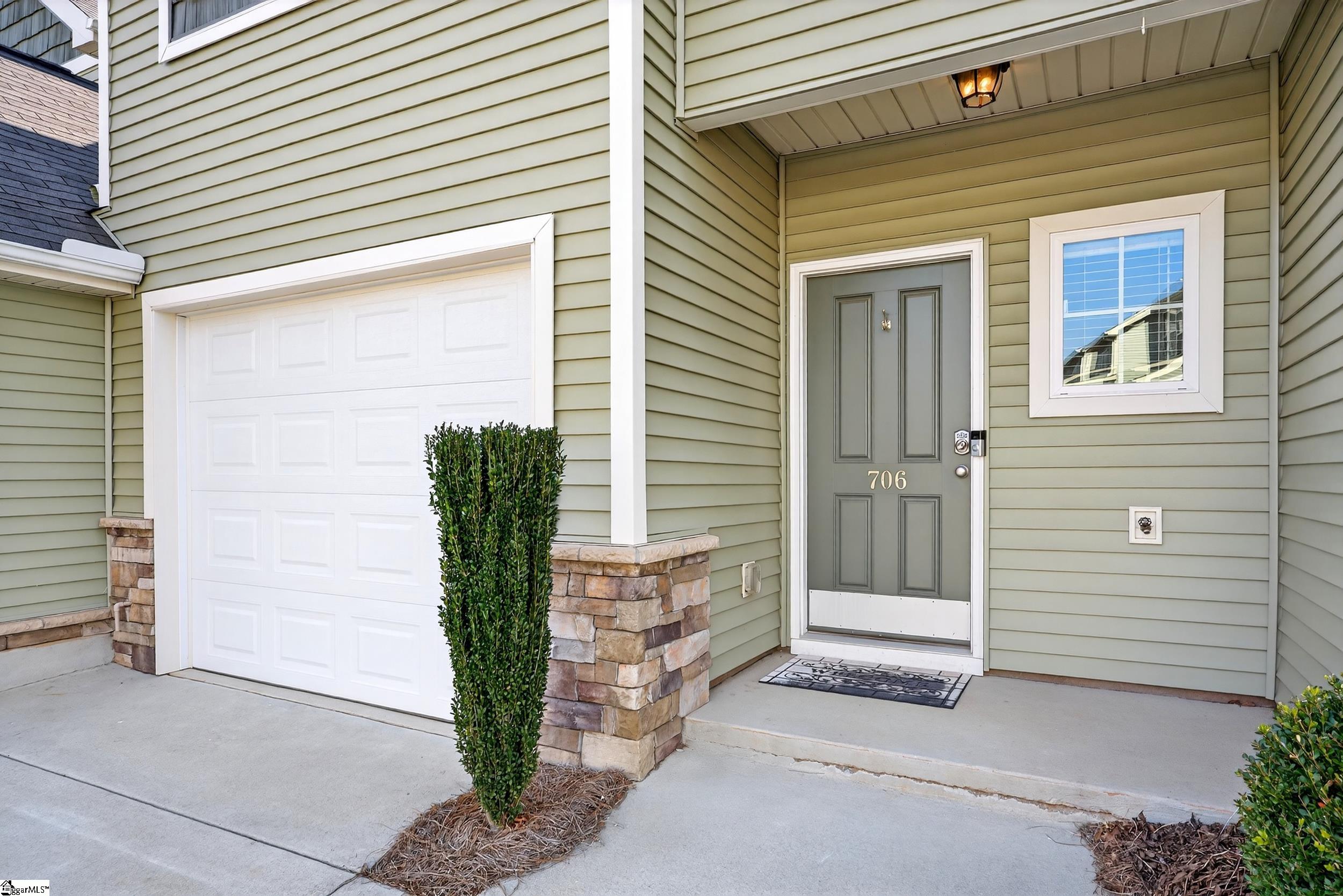706 Elmbrook Drive Simpsonville, SC 29681-5934