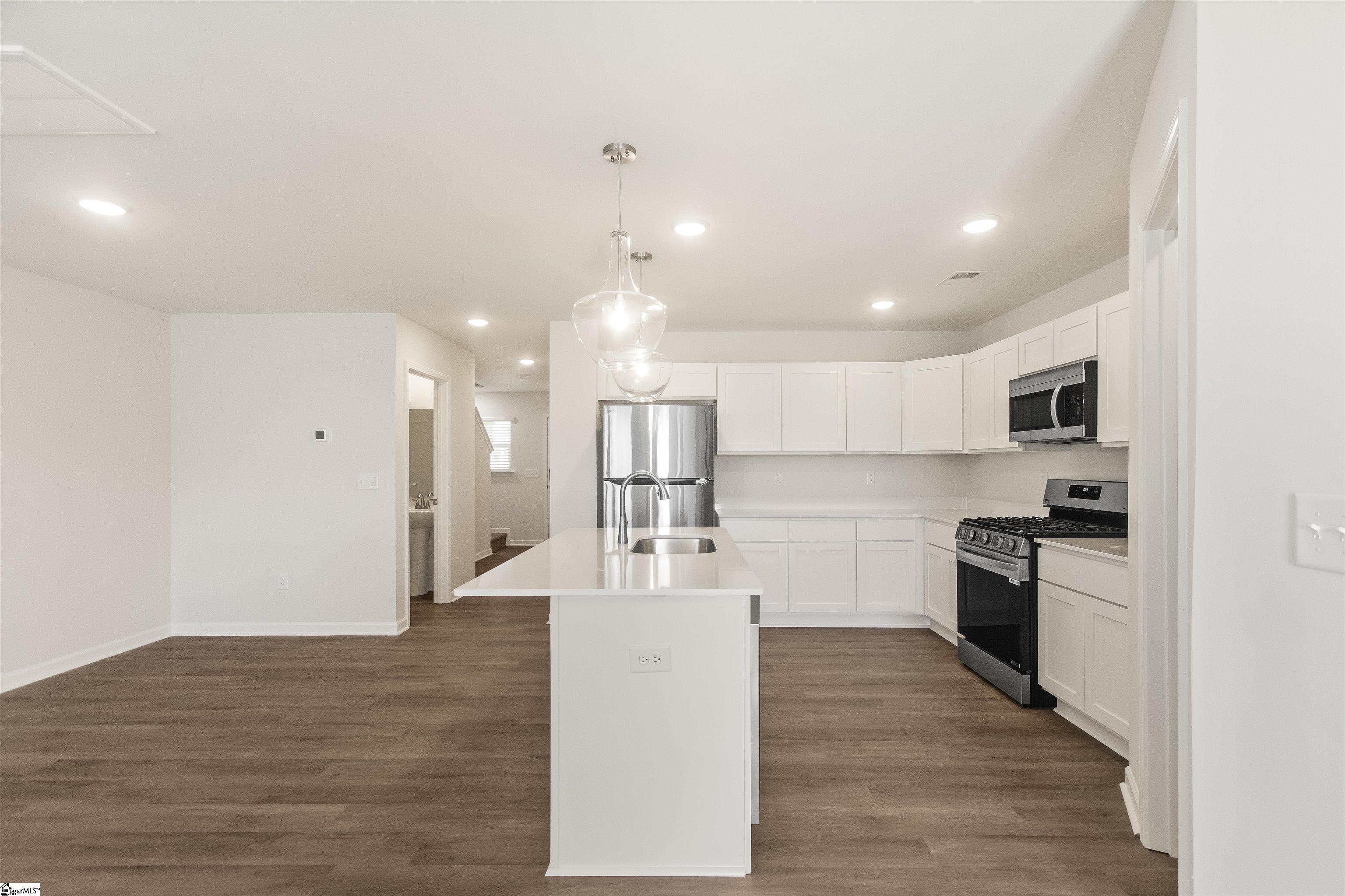 112 Mclauren Place photo 8