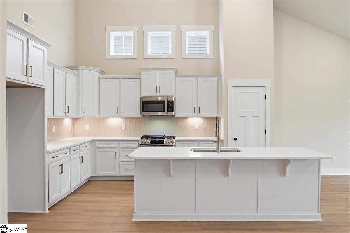 1014 Fox Hollow Street Spartanburg, SC 29303