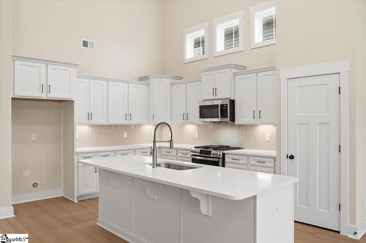 1014 Fox Hollow Street Spartanburg, SC 29303