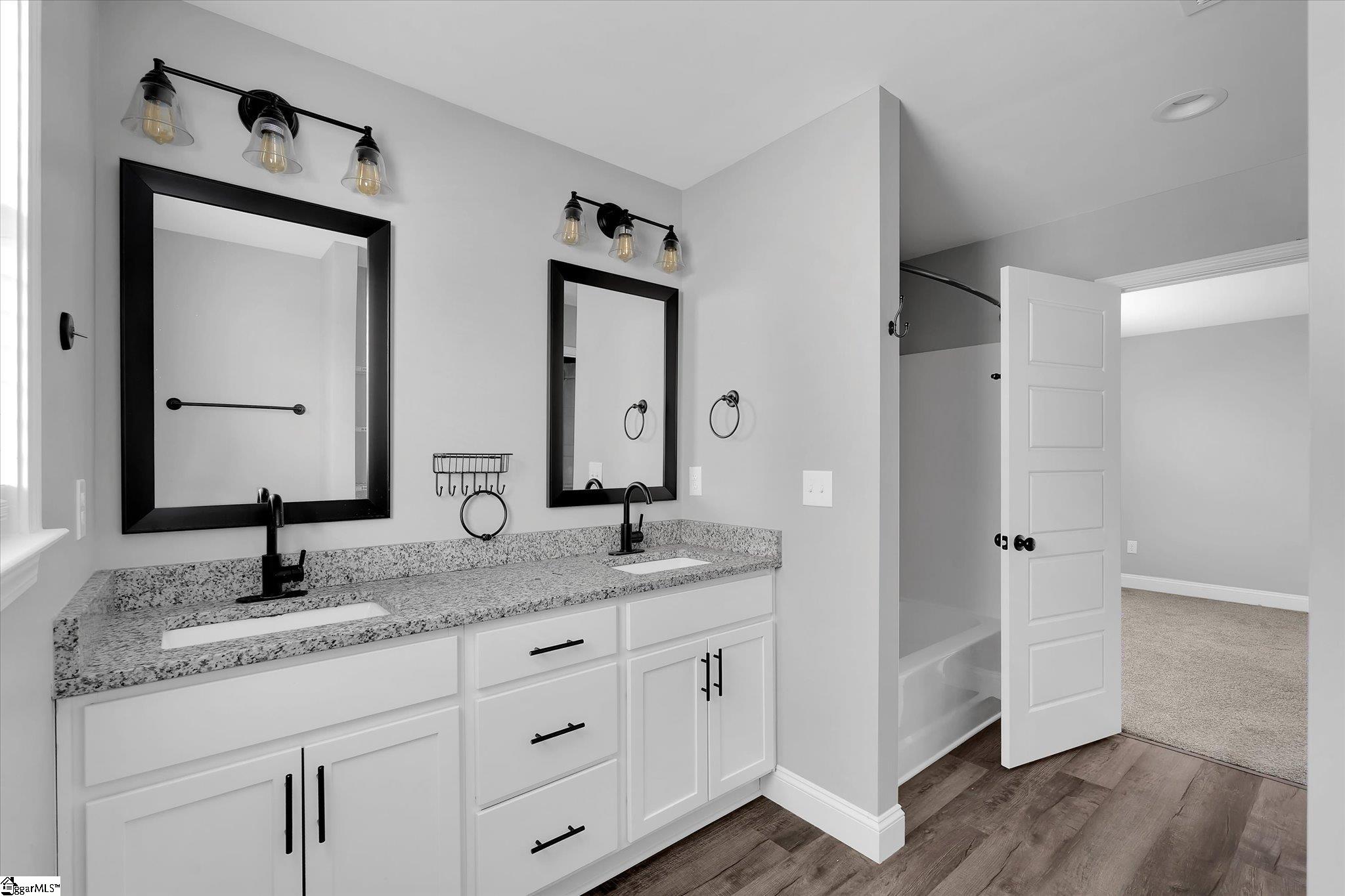 173 Riverside Drive photo 11