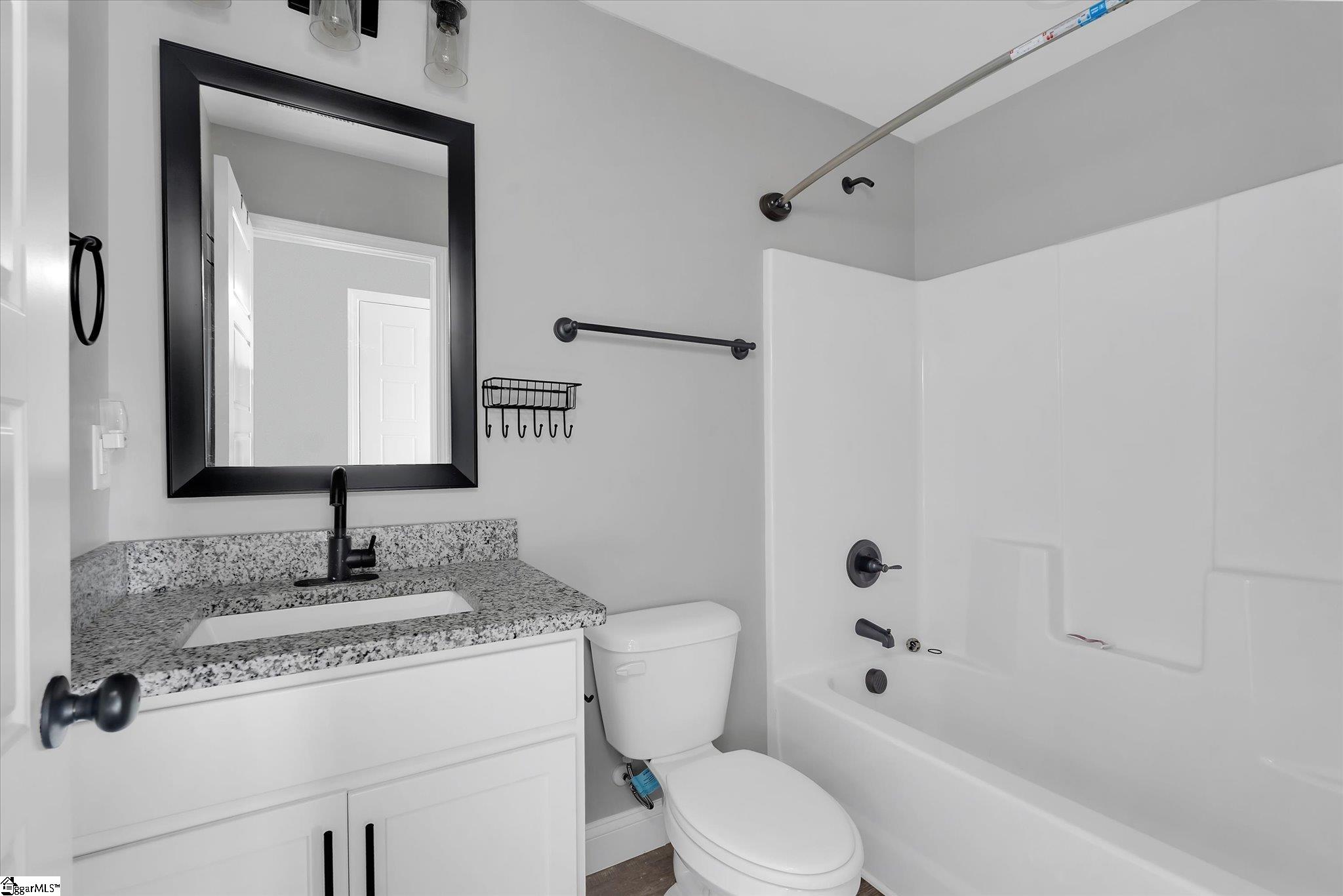 173 Riverside Drive photo 13