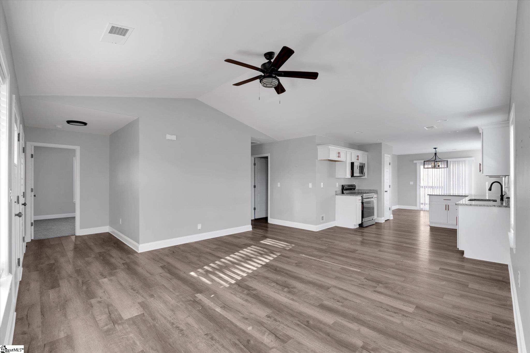173 Riverside Drive photo 4