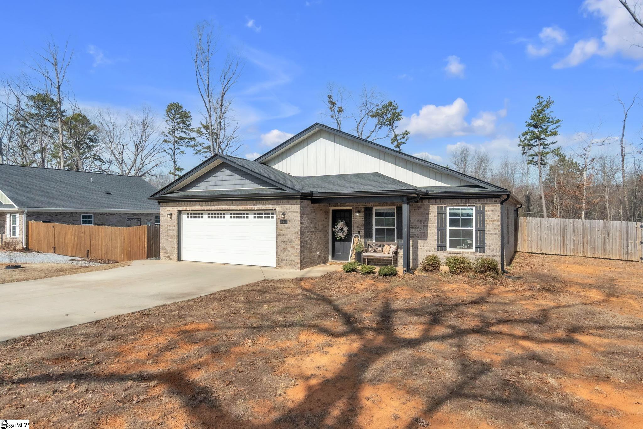 201 Lee Drive photo 2