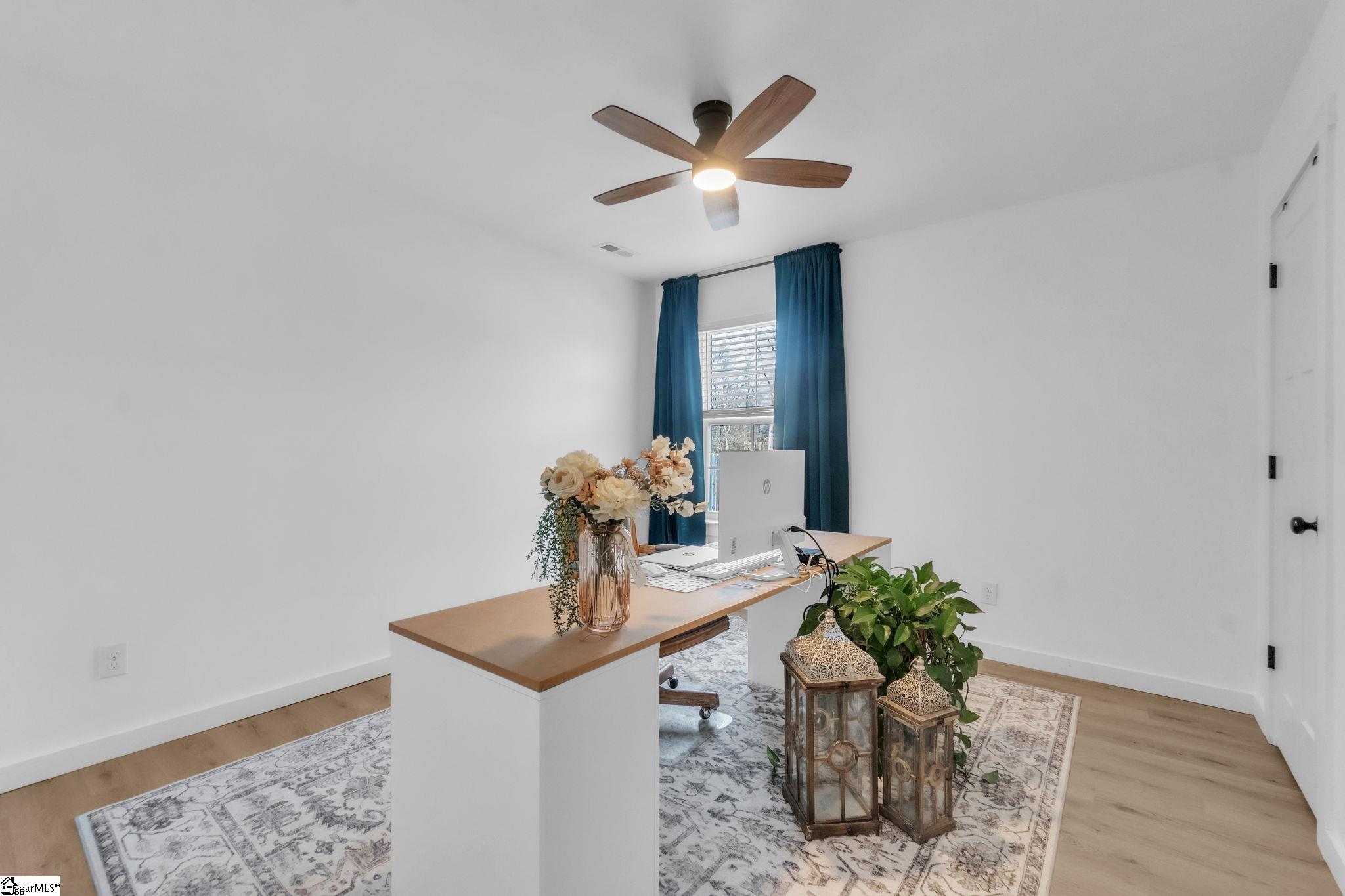 201 Lee Drive photo 13