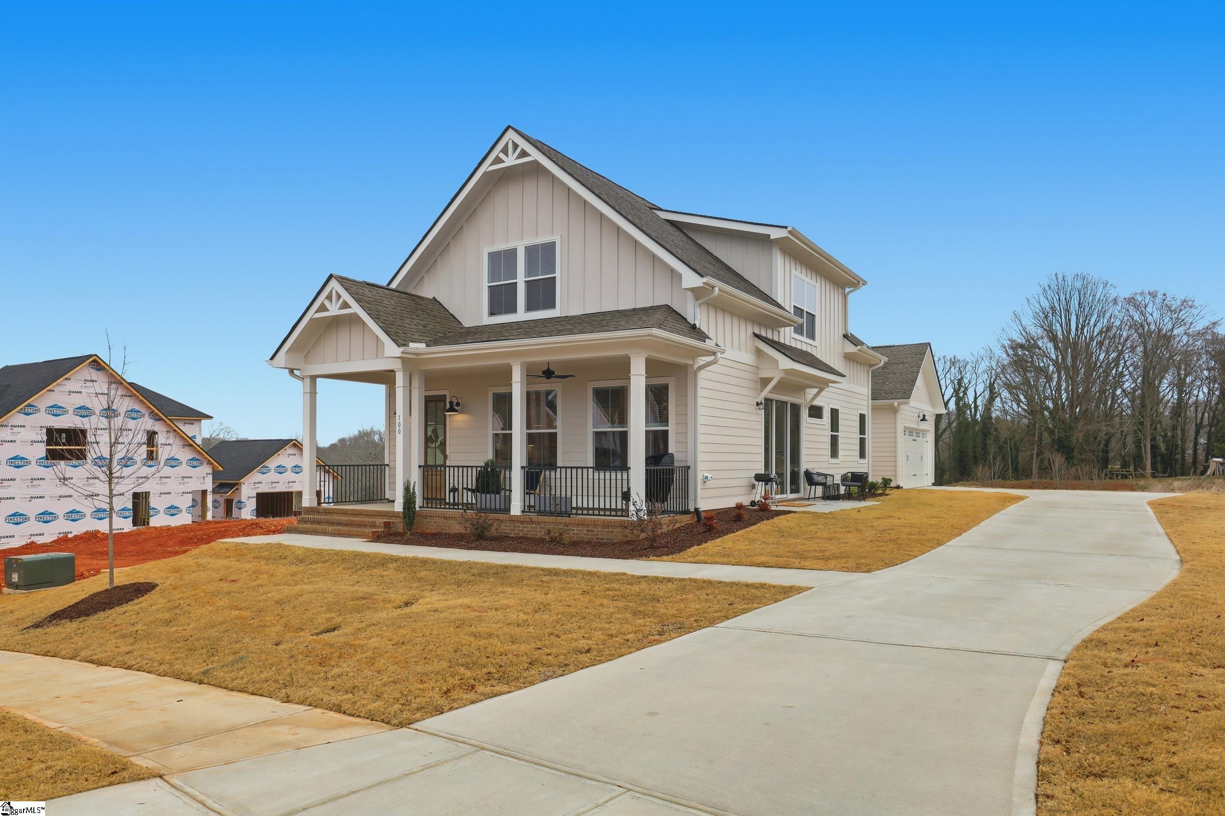 100 Benjamin Boulevard photo 1