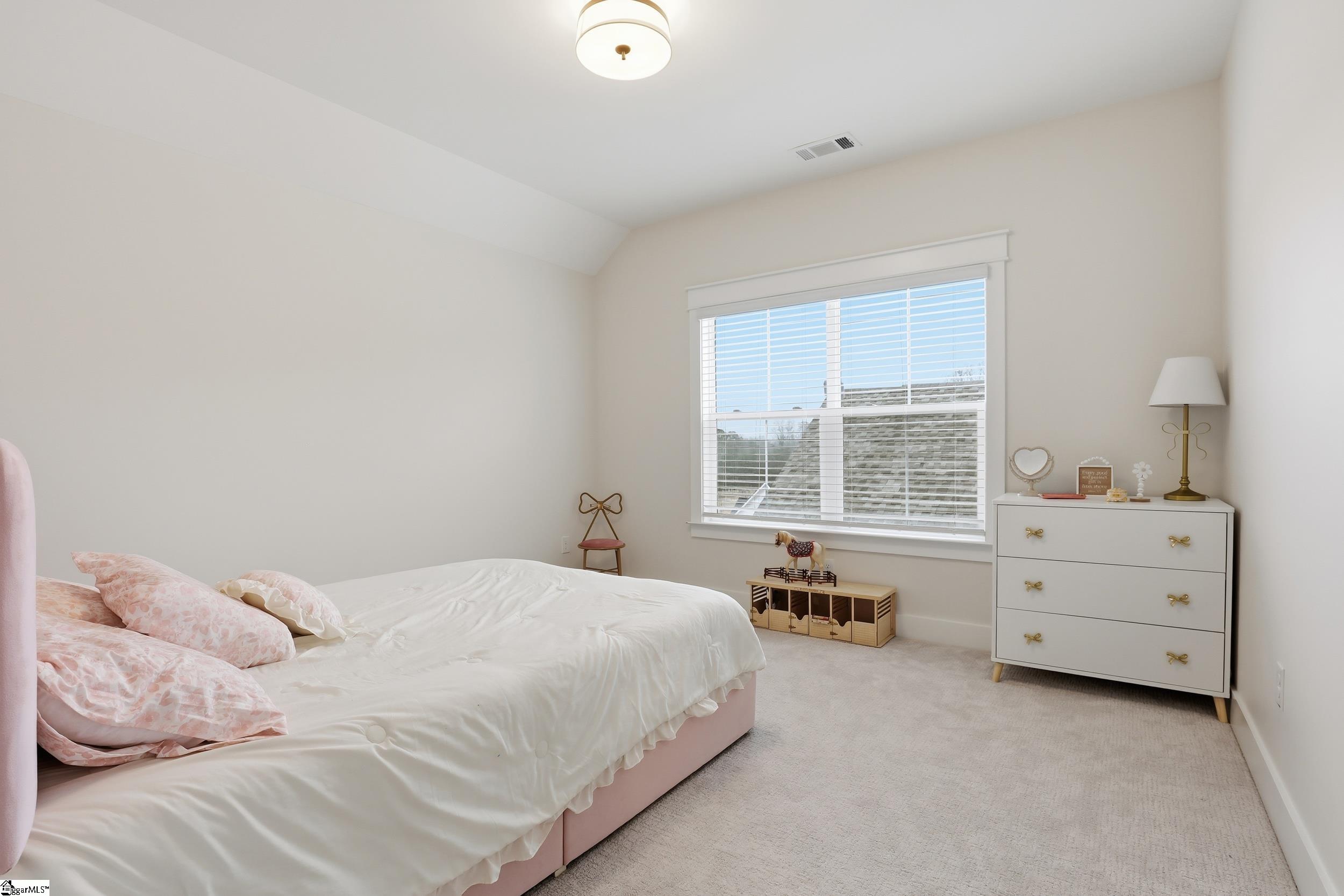 100 Benjamin Boulevard photo 17