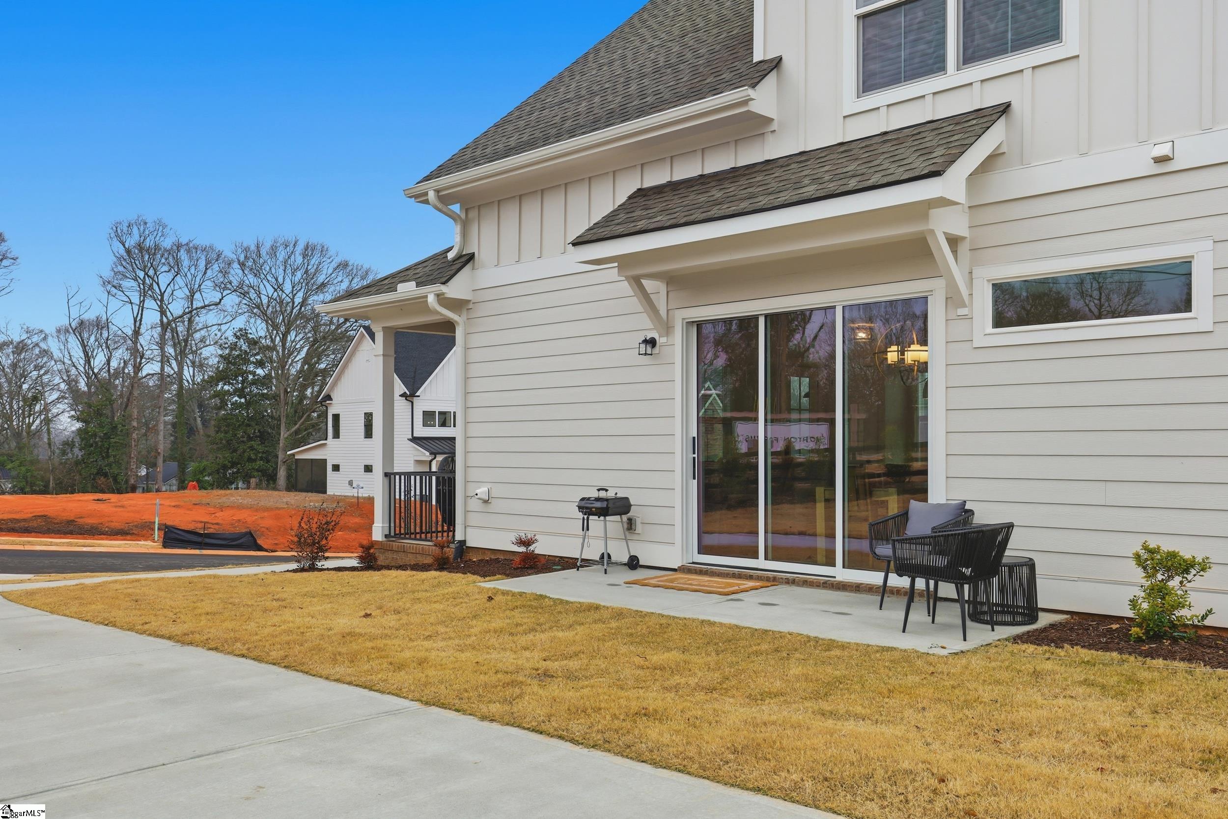 100 Benjamin Boulevard photo 27