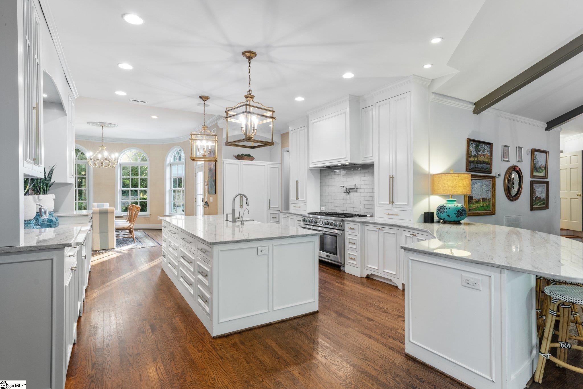 48 Ridgeland Drive Greenville, SC 29601