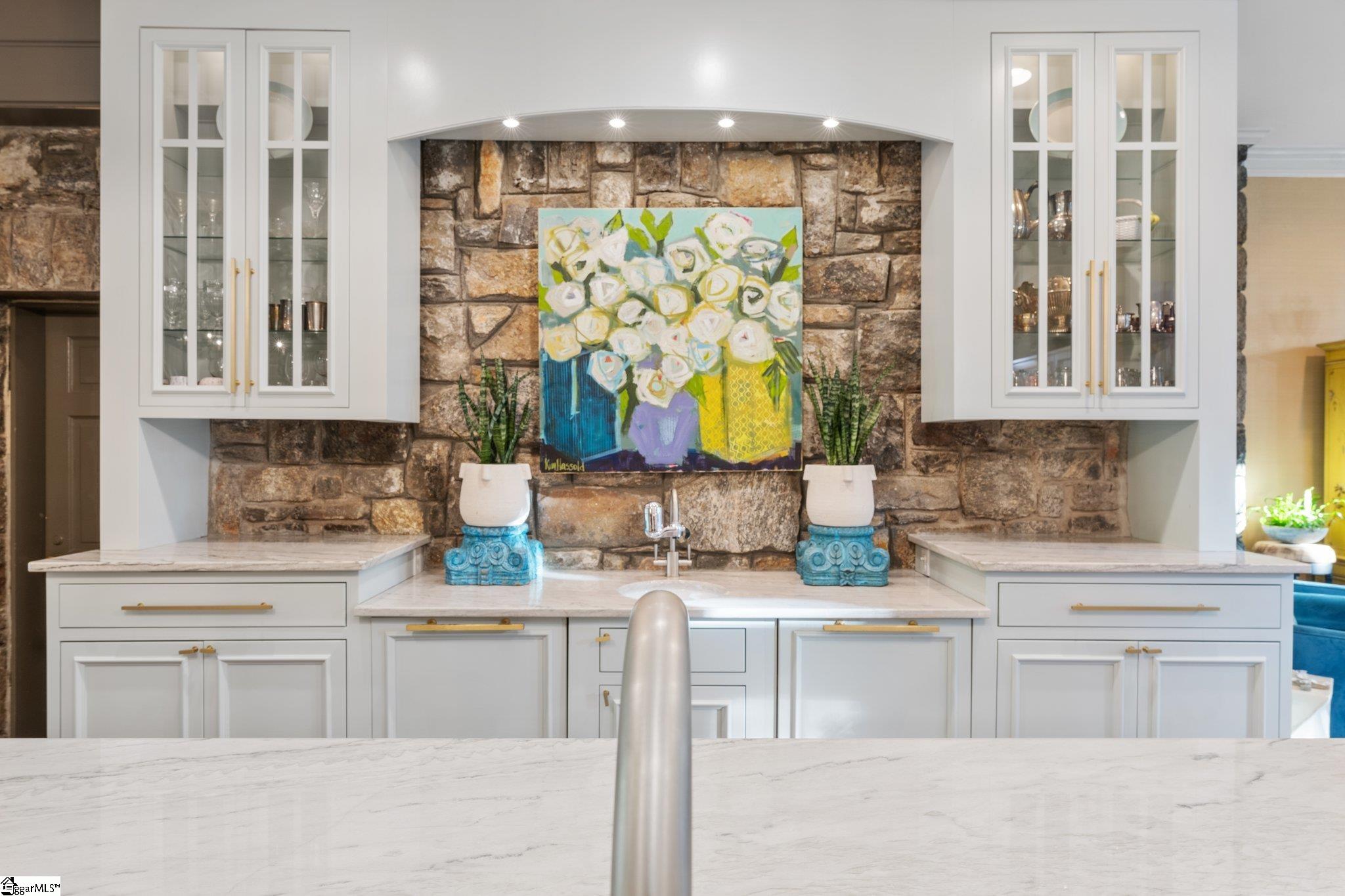 48 Ridgeland Drive Greenville, SC 29601