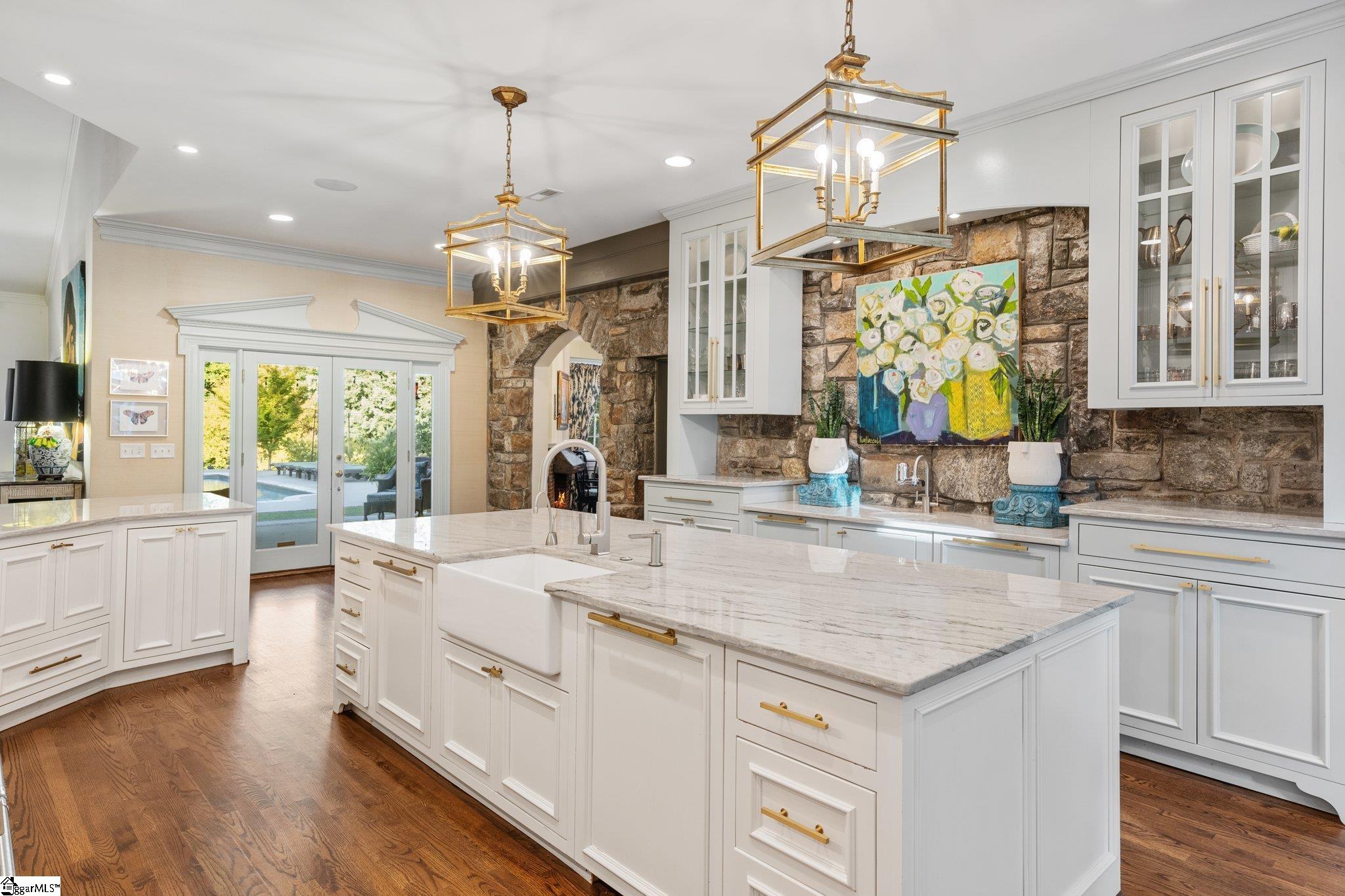 48 Ridgeland Drive Greenville, SC 29601