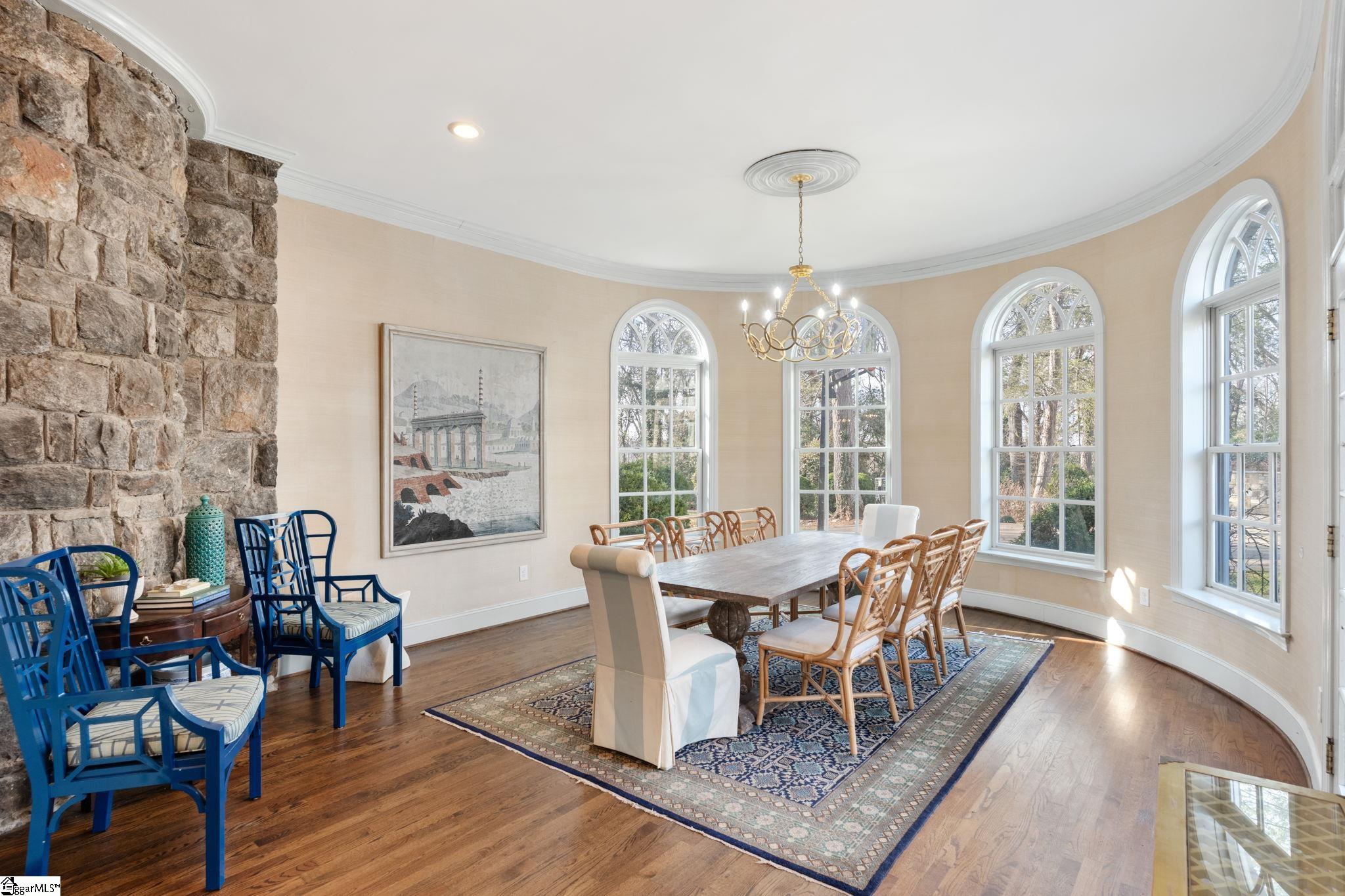 48 Ridgeland Drive Greenville, SC 29601