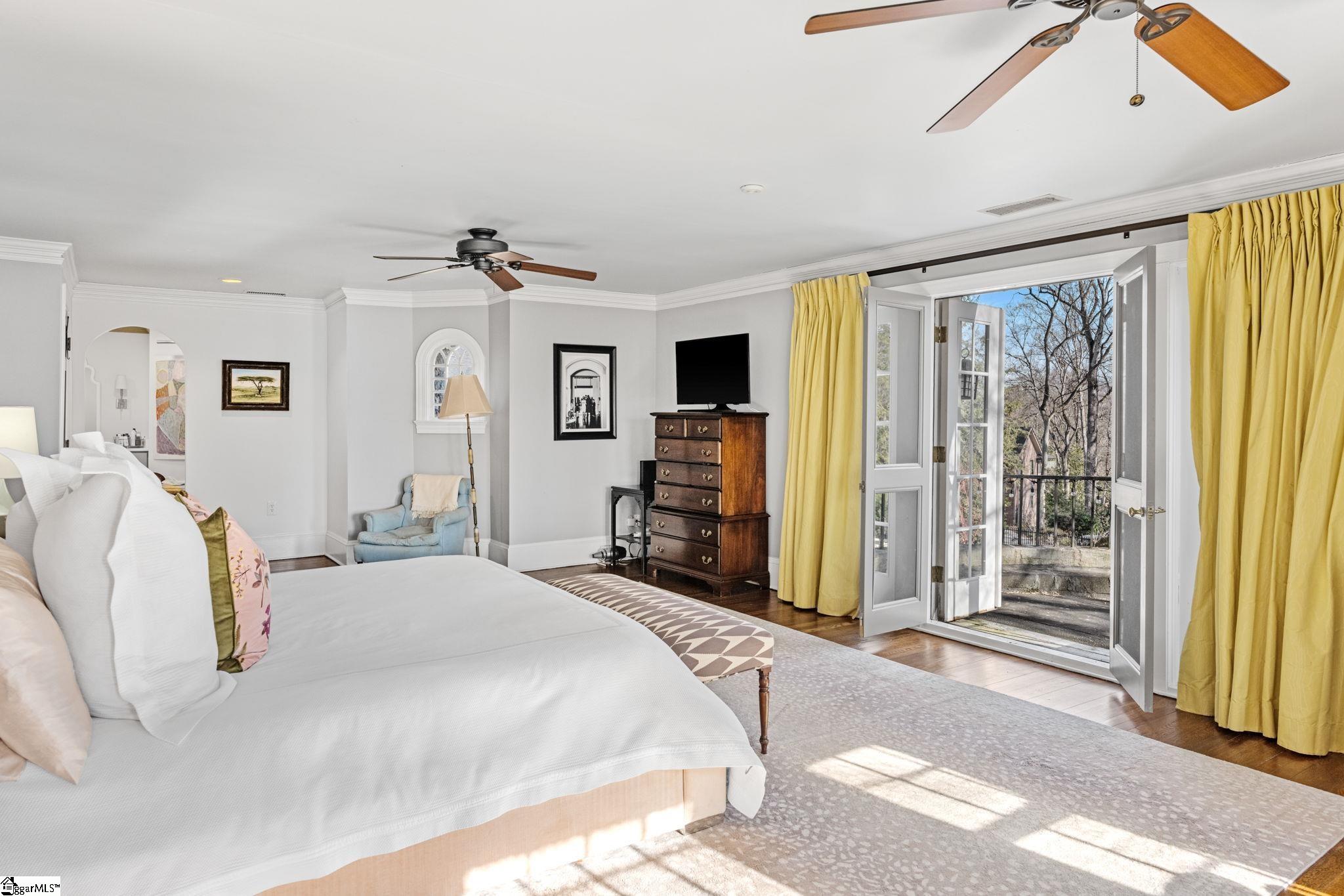 48 Ridgeland Drive Greenville, SC 29601