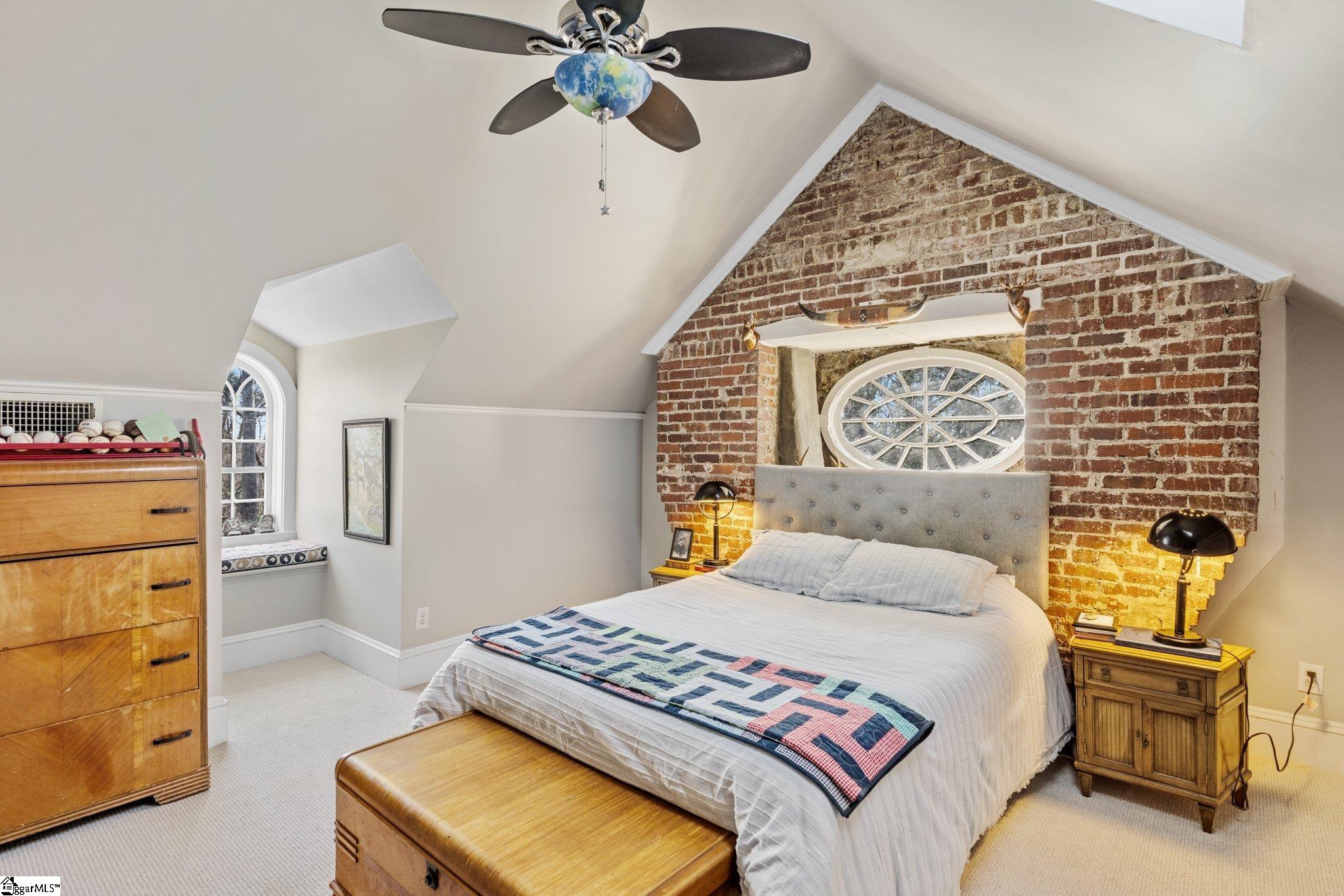 48 Ridgeland Drive Greenville, SC 29601
