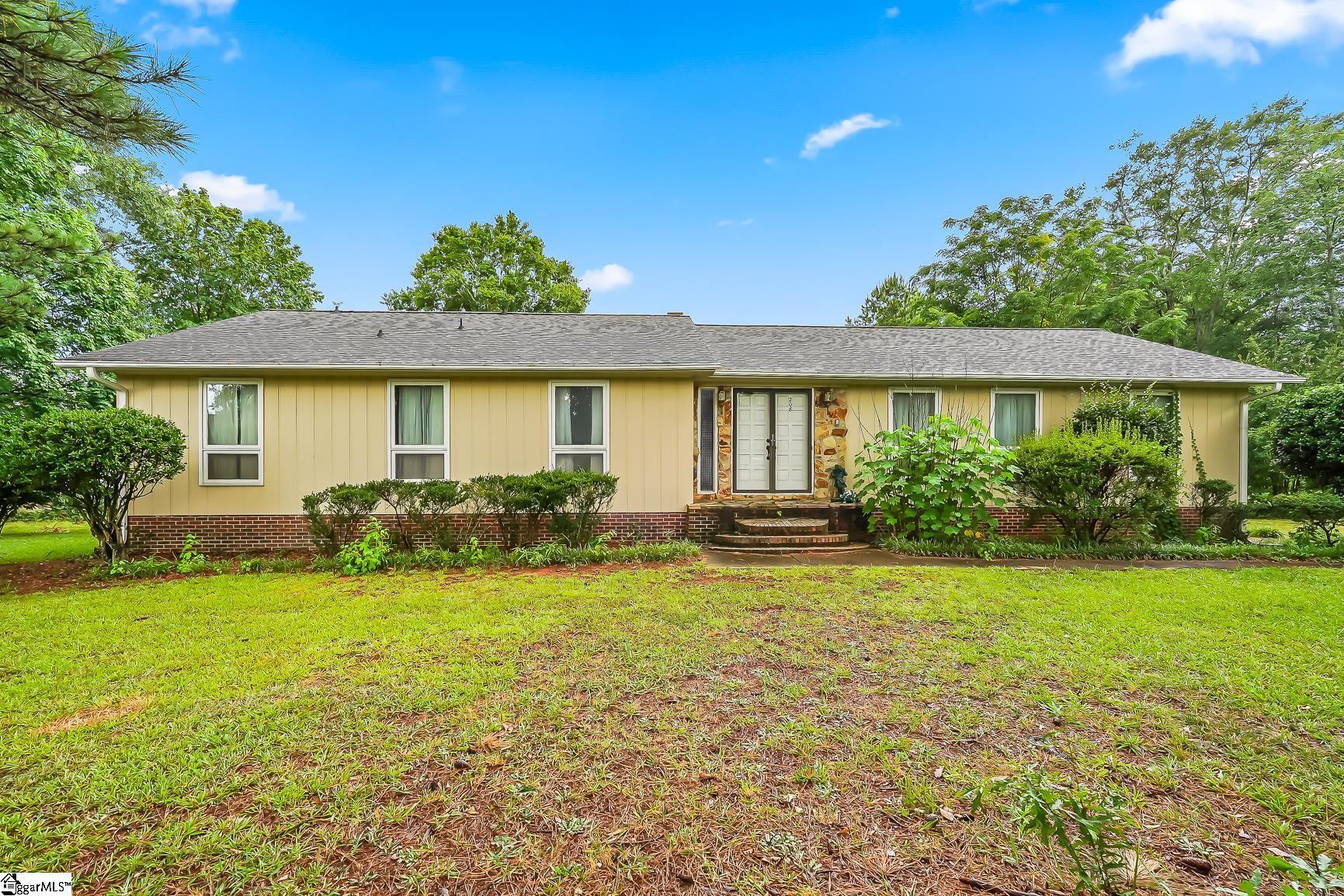 208 Williamsburg Road photo 1