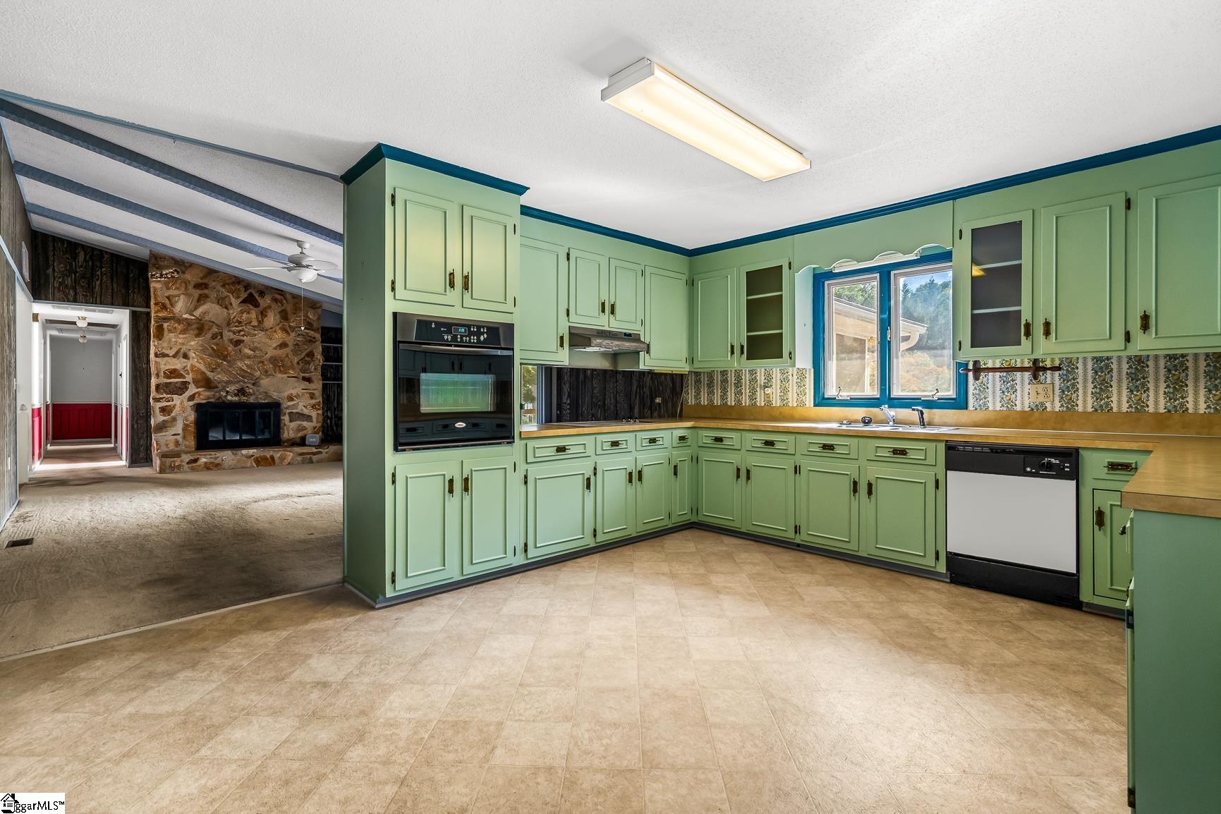 208 Williamsburg Road photo 13