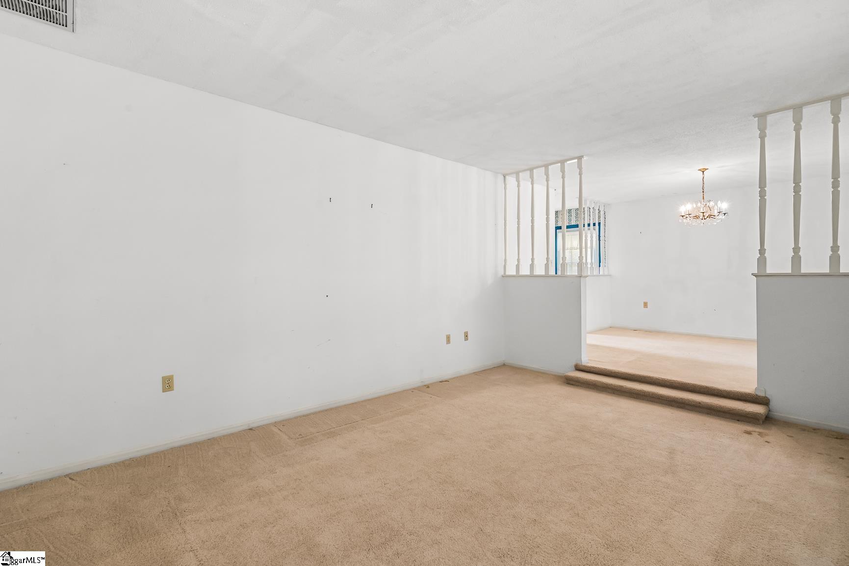 208 Williamsburg Road photo 17