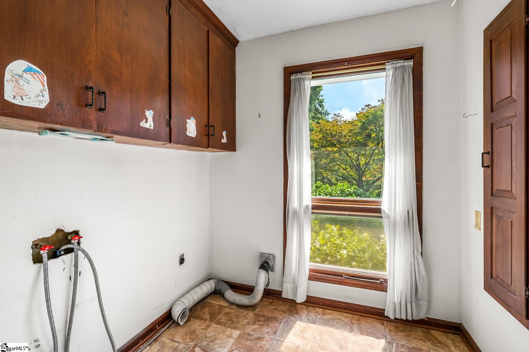 208 Williamsburg Road photo 18