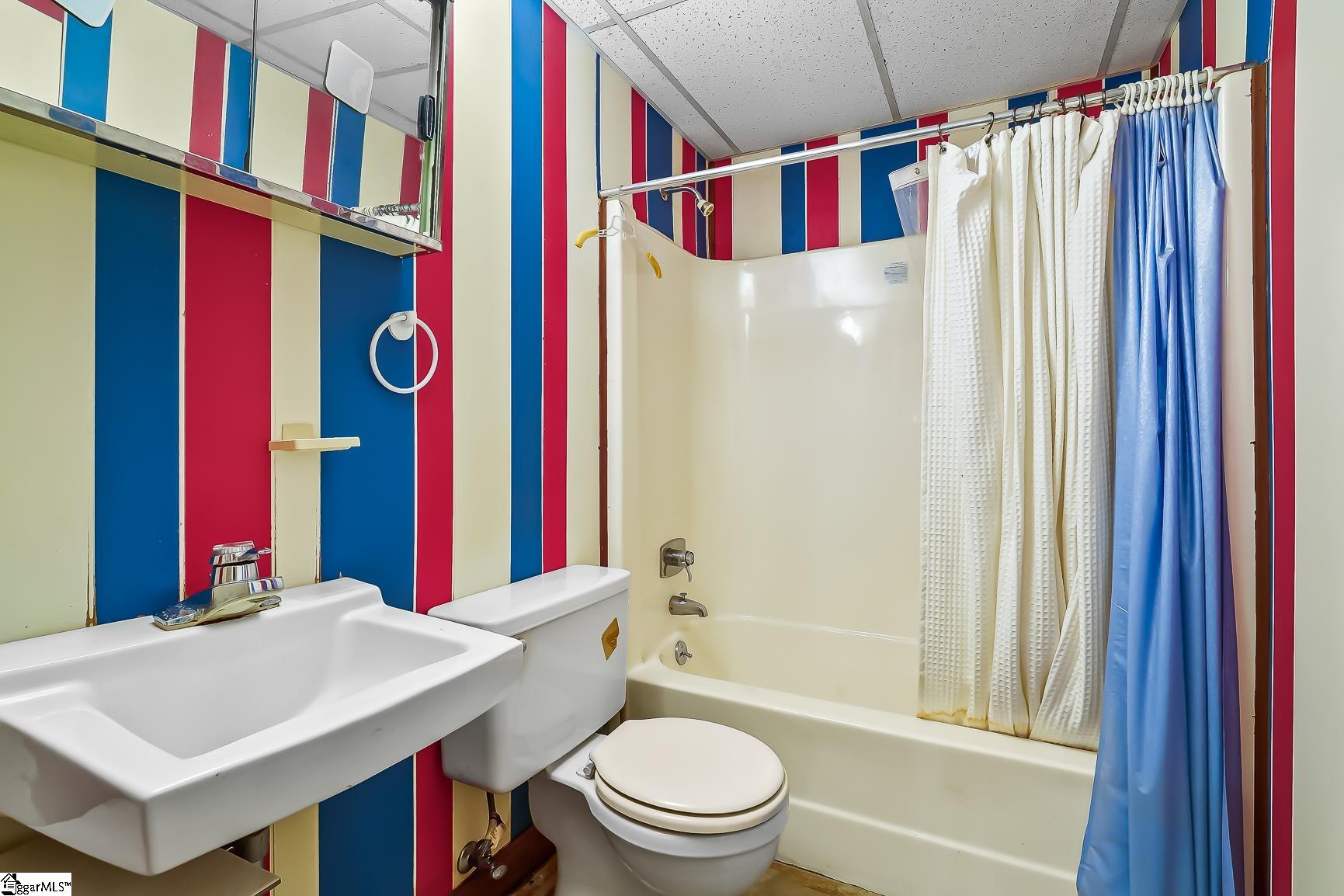 208 Williamsburg Road photo 25